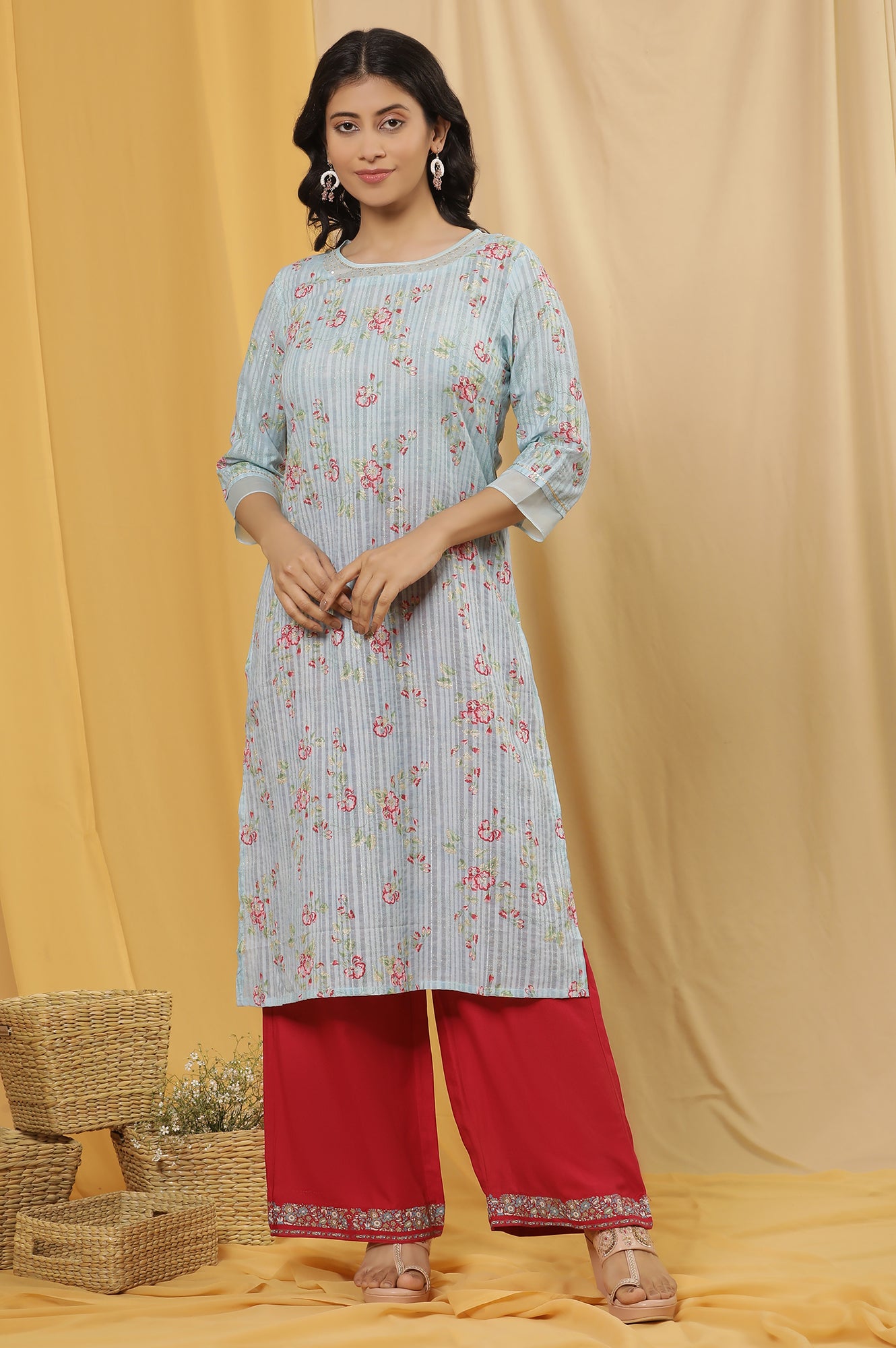 Blue Floral Printed Festive Kurta And Pink Parallel Pants