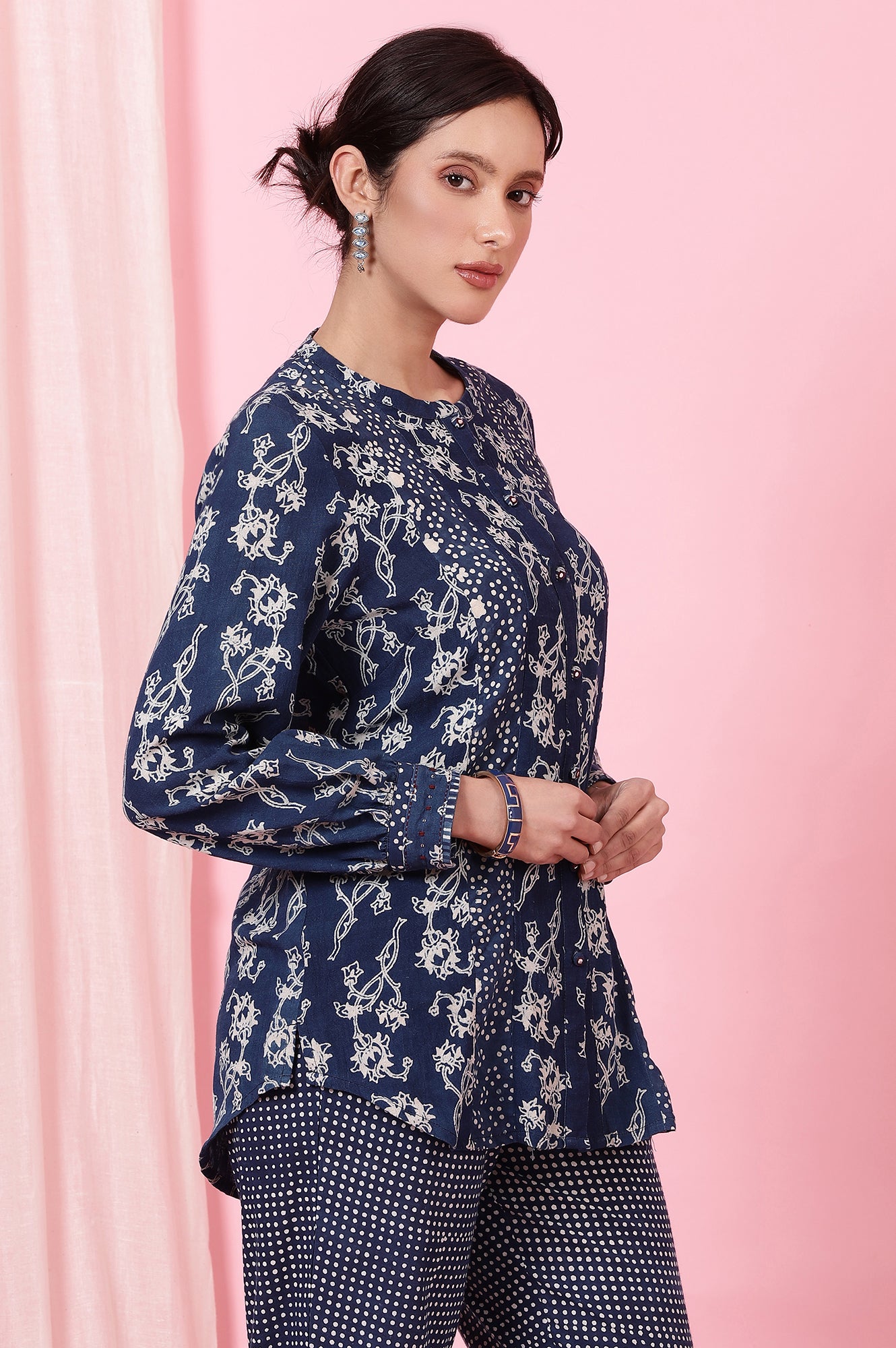 Indigo Dabu Printed Shirt In Cotton Slub