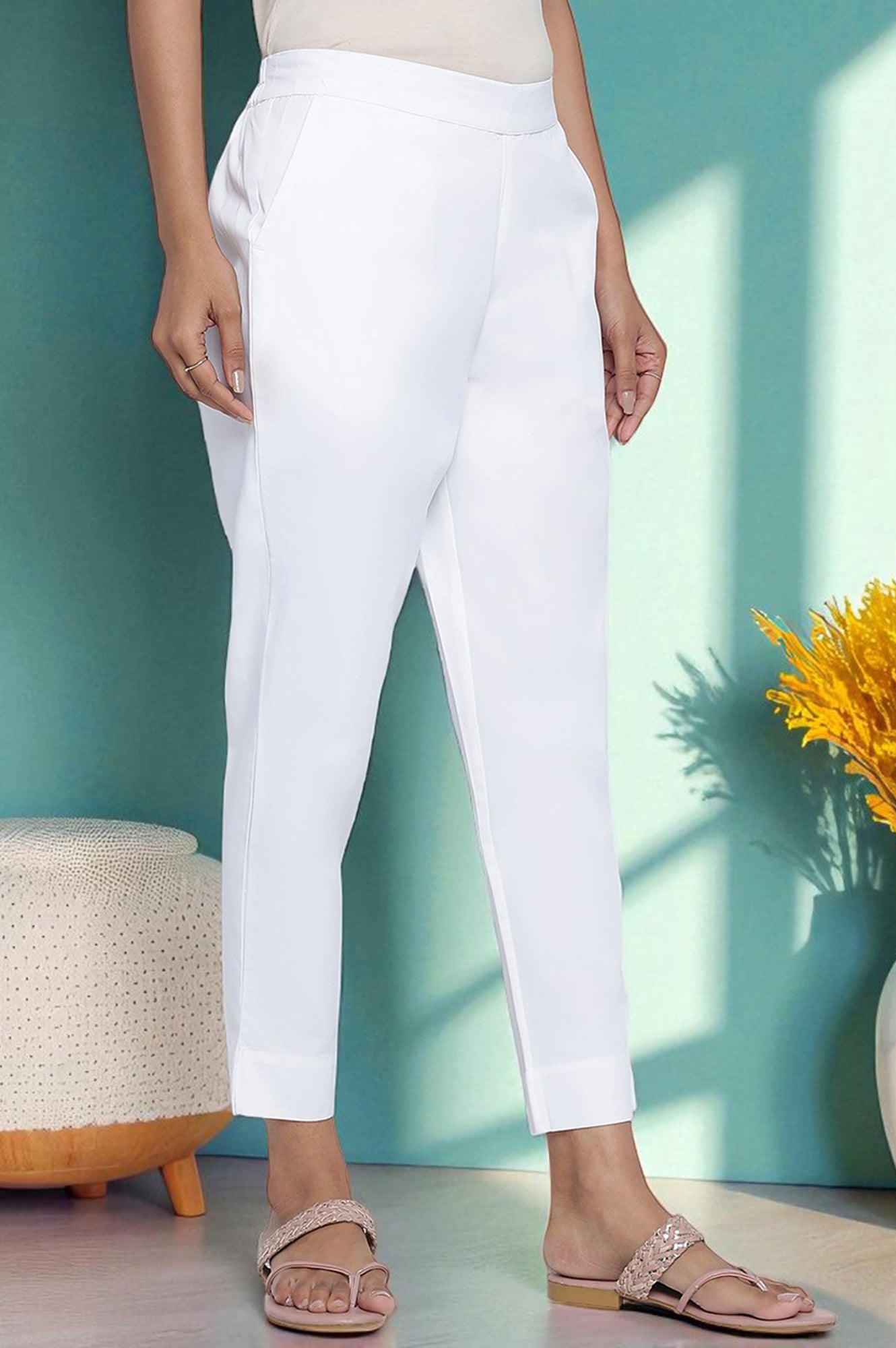 White Solid Heavy Poplin Trousers in Ankle Length
