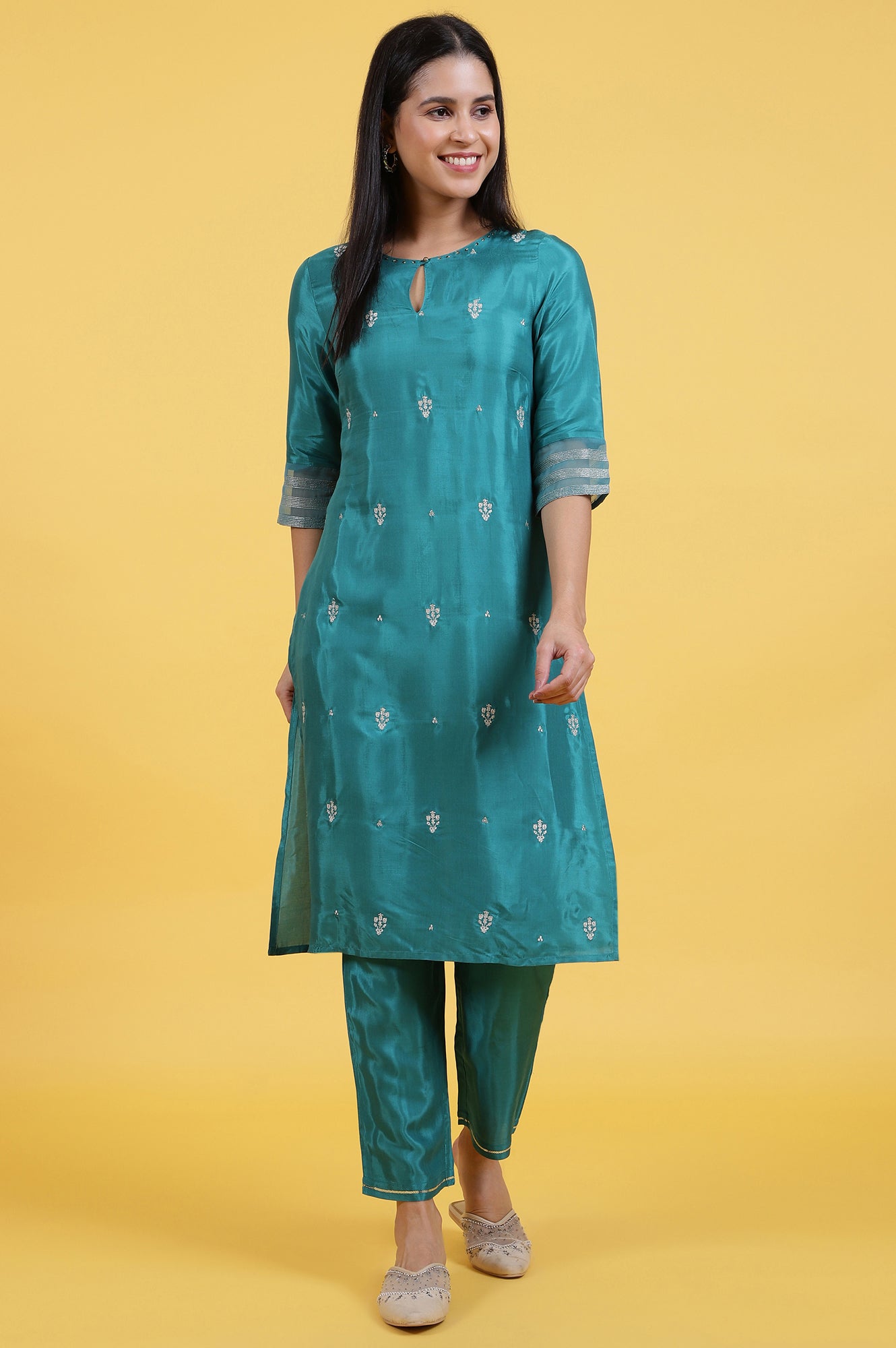Green Embroidered Festive Rayon Straight Kurta with Keyhole Neck and Sequin Embellishments