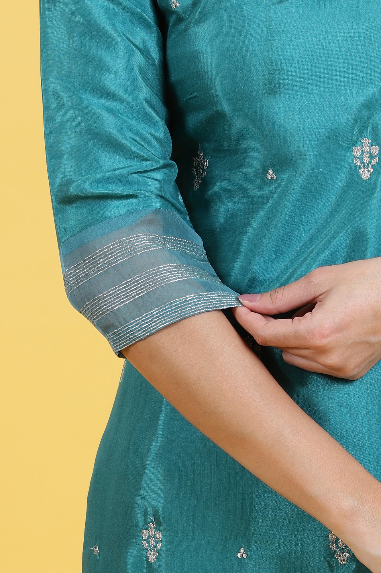 Green Embroidered Festive Rayon Straight Kurta with Keyhole Neck and Sequin Embellishments