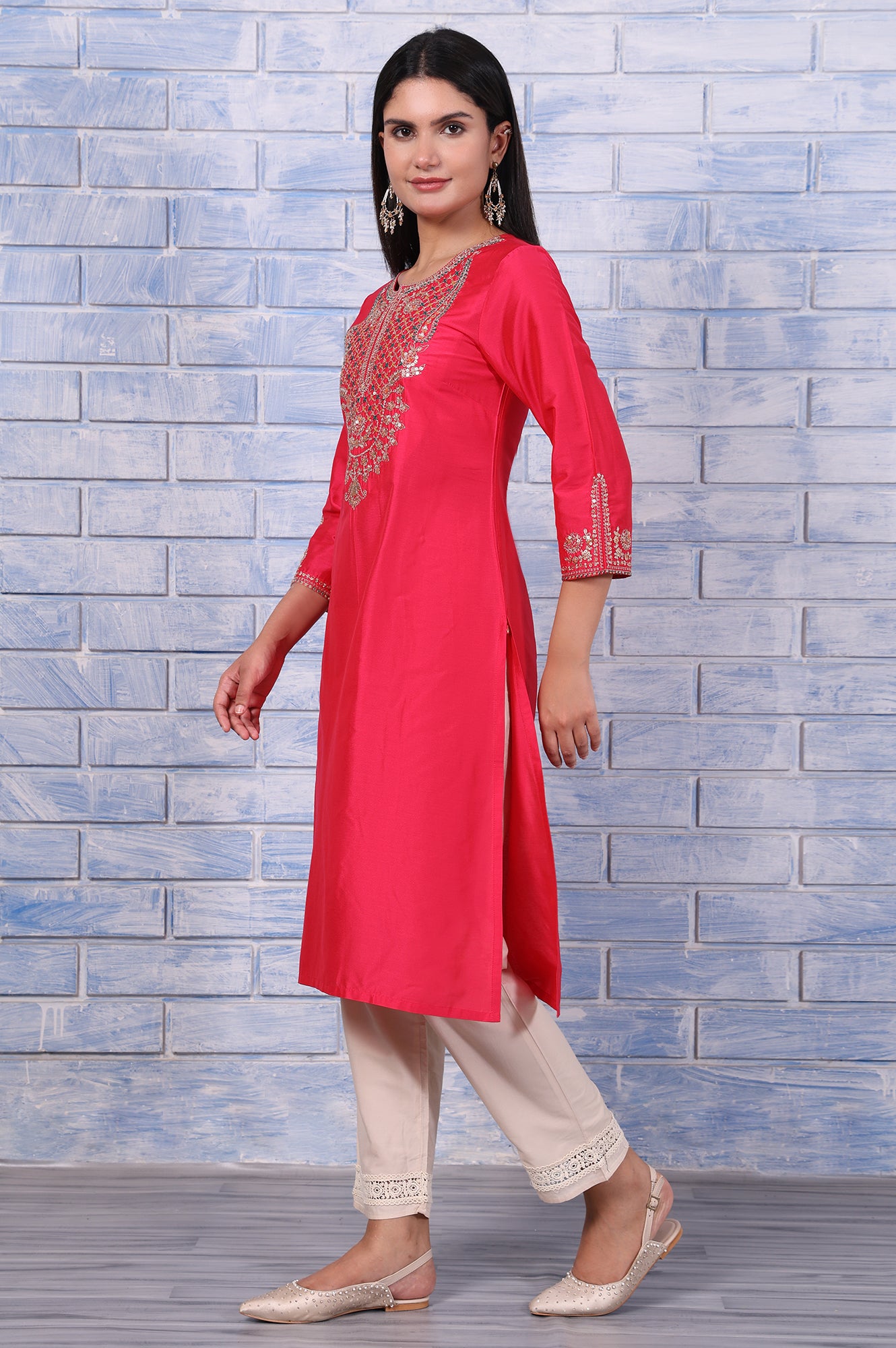 Pink Metallic Embroidered Straight Kurta