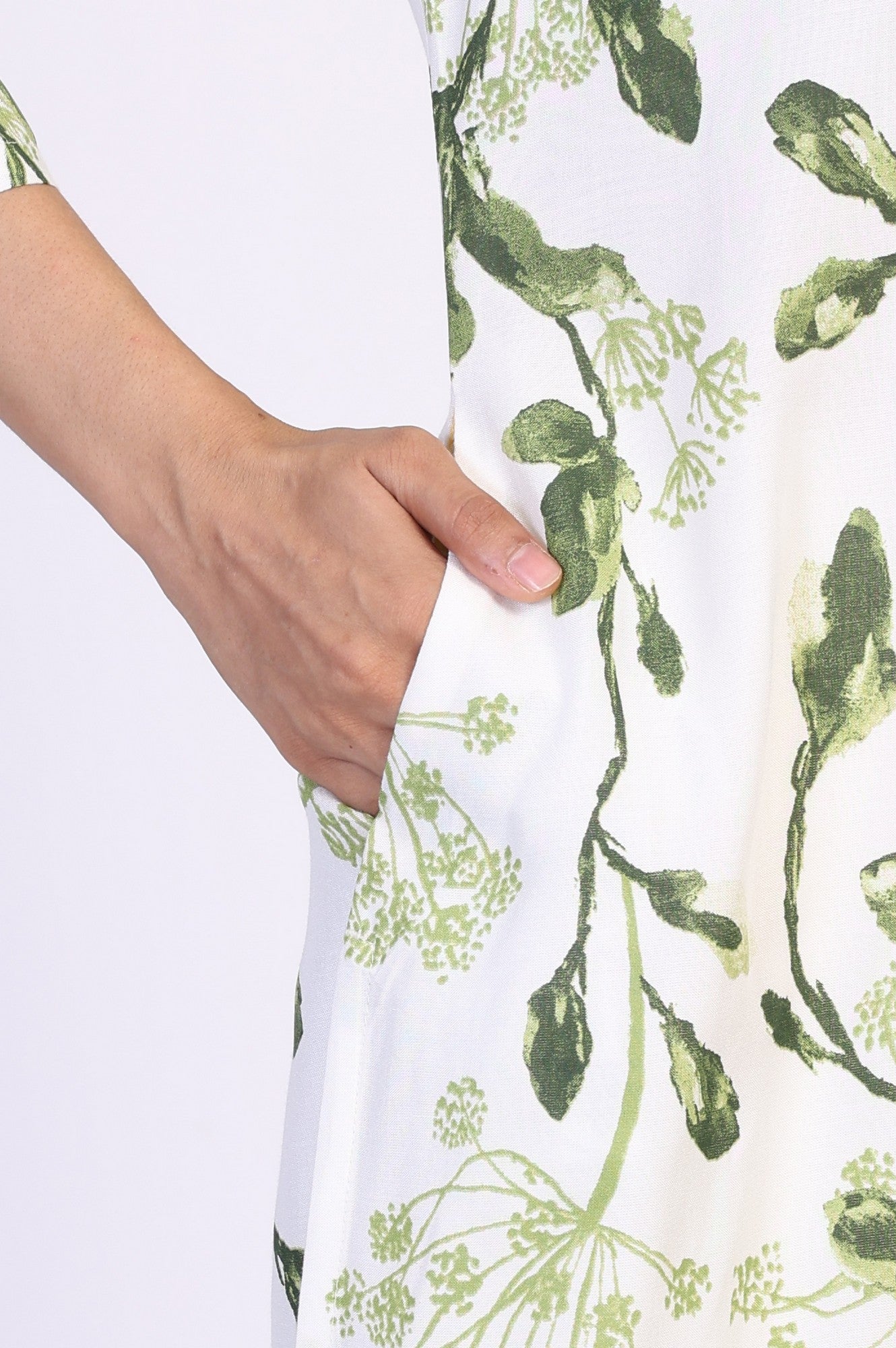 White Floral Printed Thread Work Straight Rayon Kurta