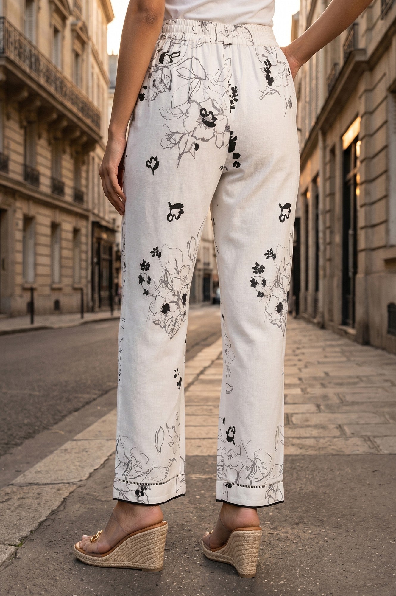 Off White Floral Printed Cotton Blend Ankle Length Pants