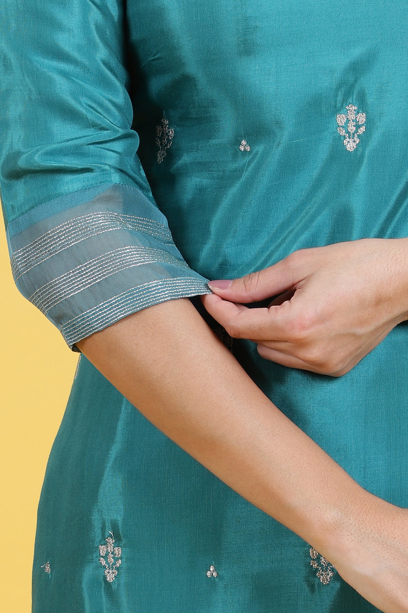 Green Embroidered Rayon Straight Kurta and Straight Pants Co-ord Set