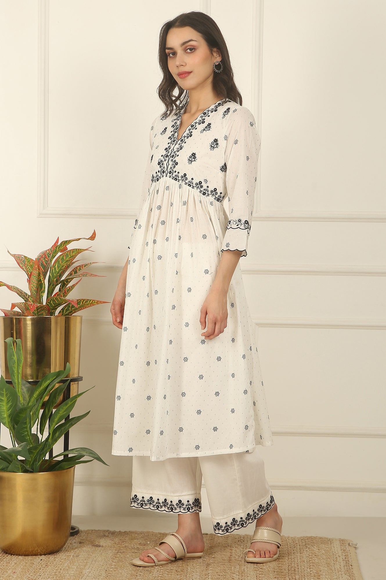 White Printed Thread Embroidered Chanderi Kurta, Pants and Kota Dupatta