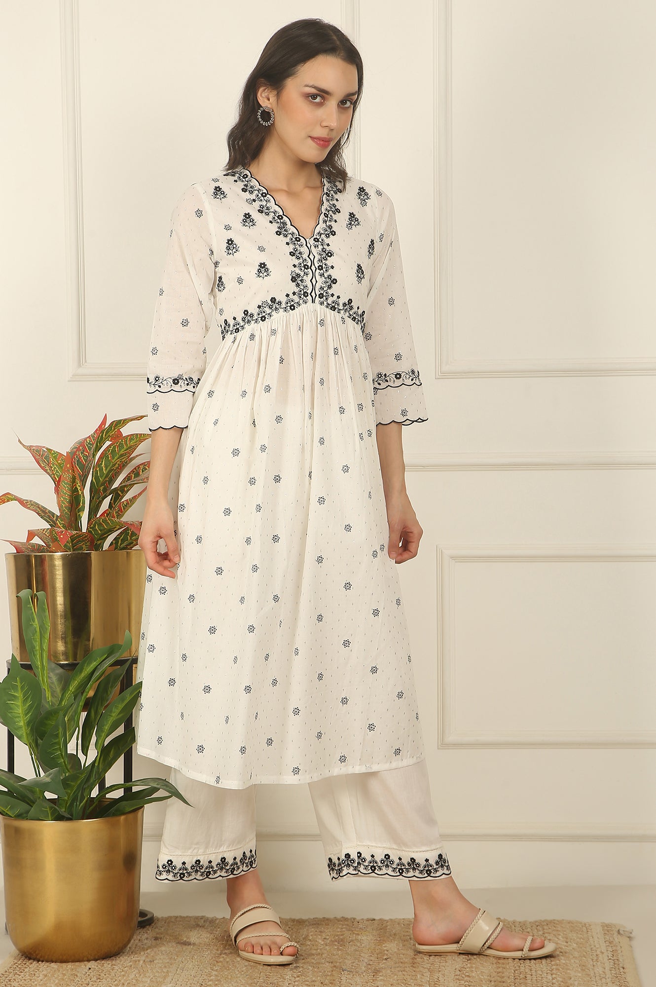 White Printed Thread Embroidered Chanderi Kurta, Pants and Kota Dupatta