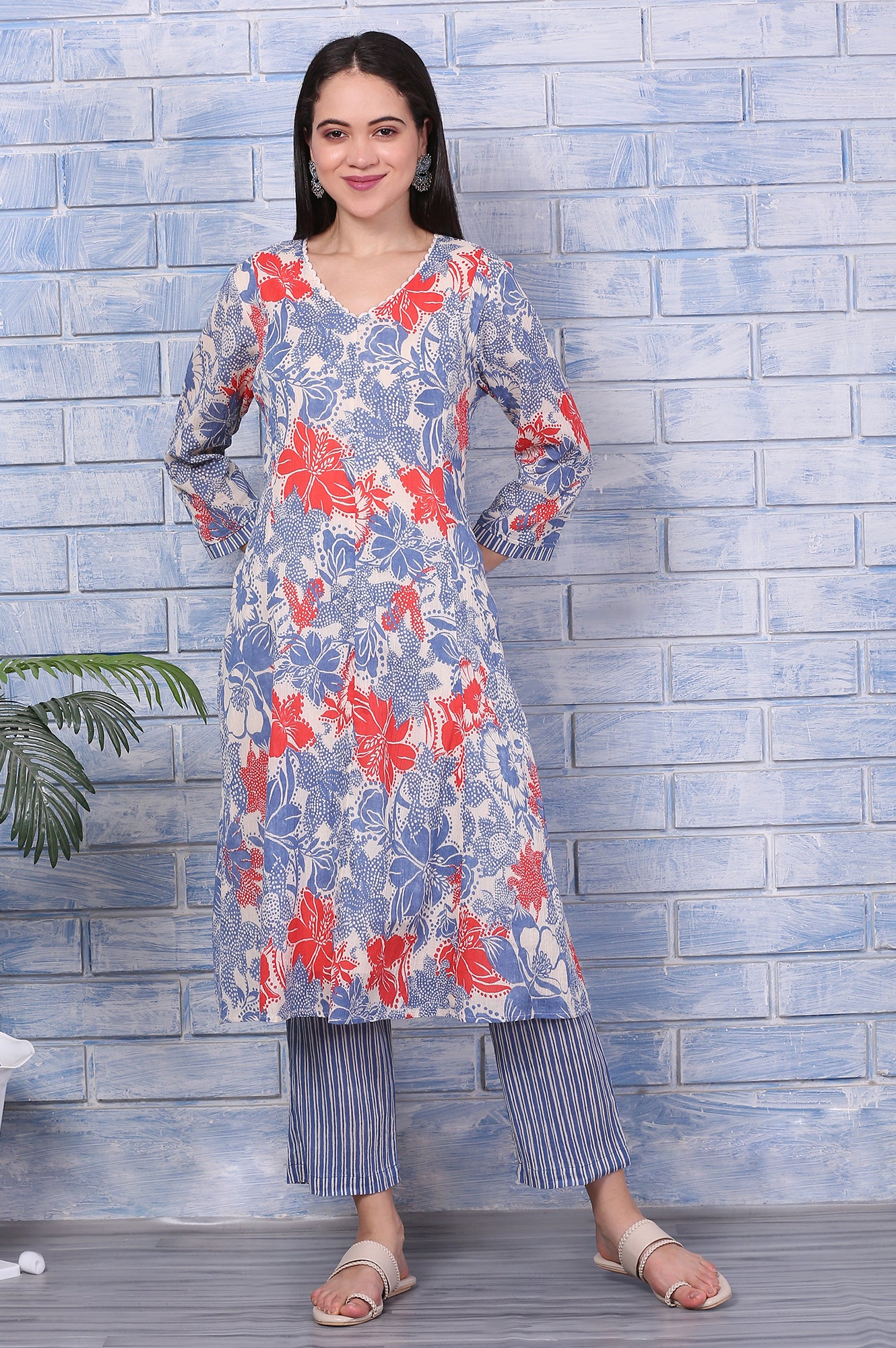Off-White Bold Floral Printed Pure Cotton Straight Kurta and Pants Co-ord Set