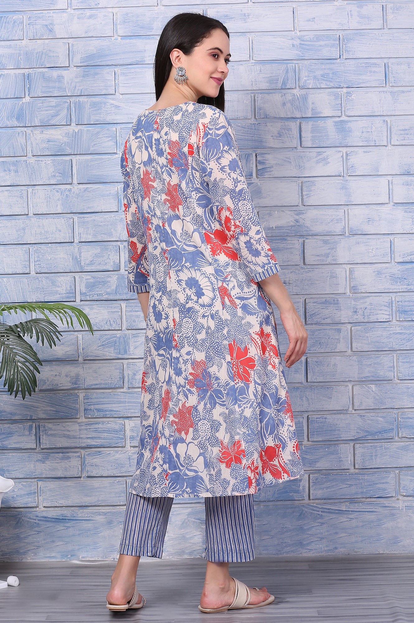 Off-White Bold Floral Printed Pure Cotton Straight Kurta and Pants Co-ord Set