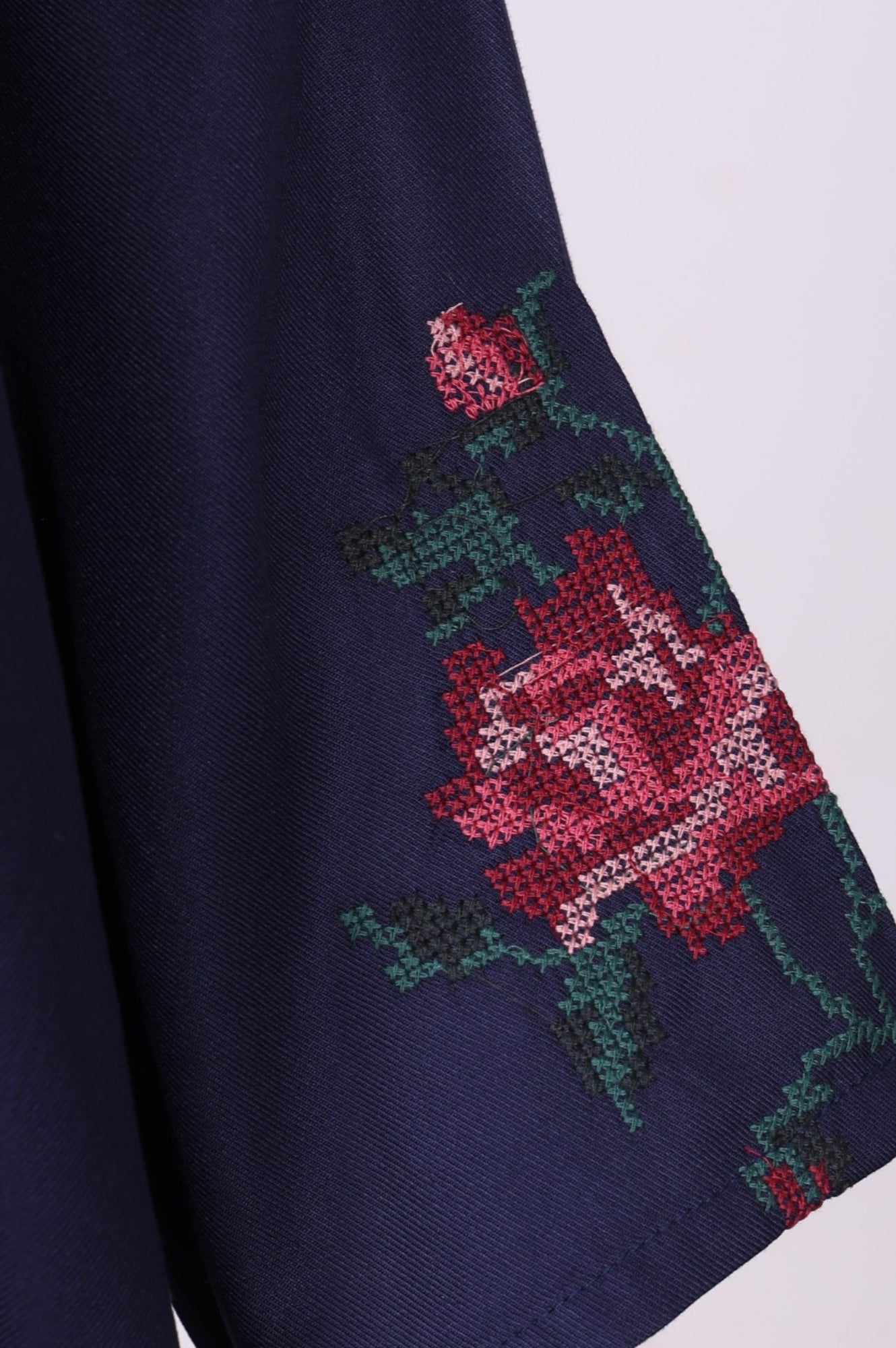 Navy Blue Thread Embroidered Straight Kurta with Pants Co-ord Set