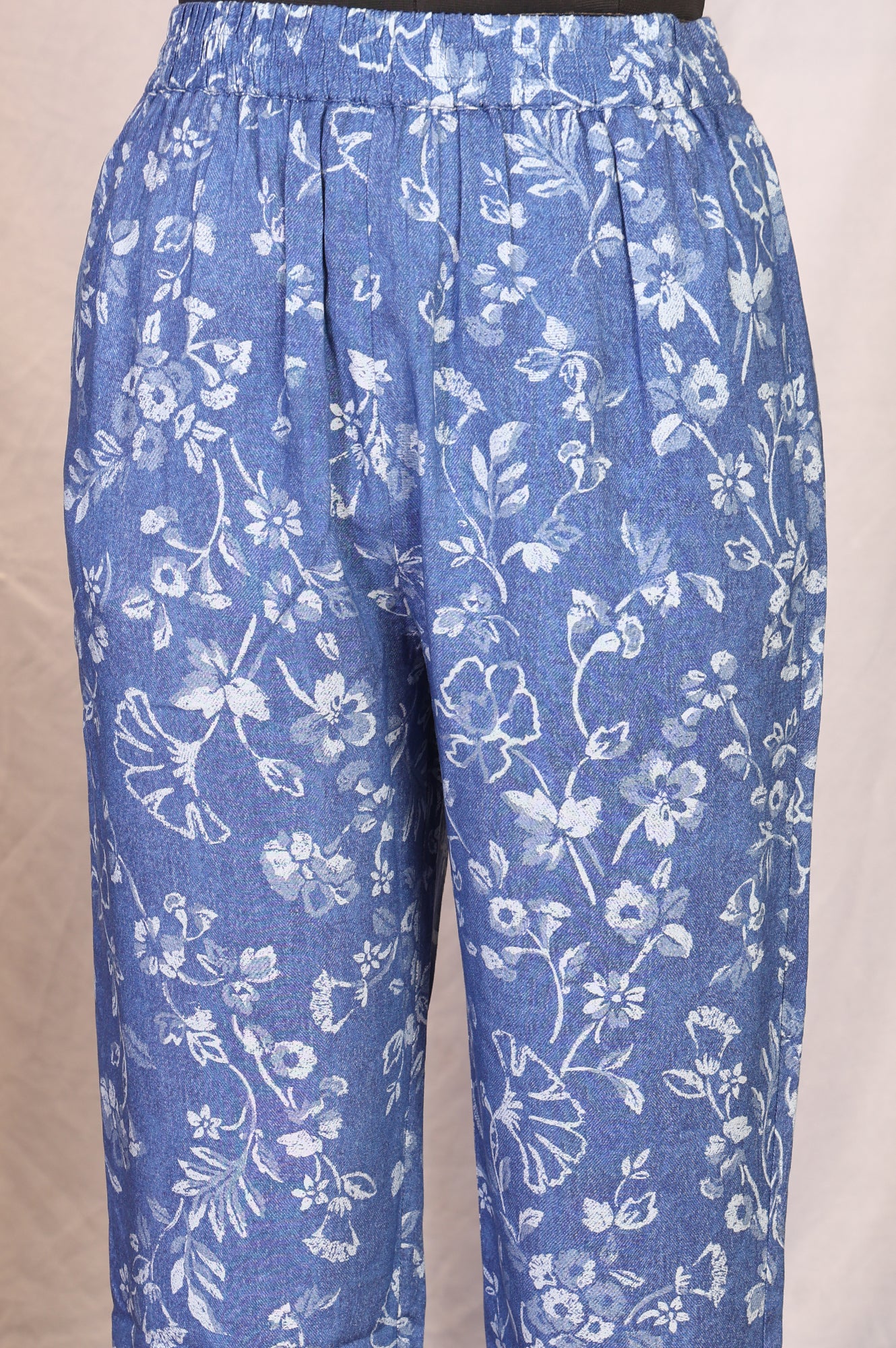 Blue Floral Printed Straight Kurta with Pants Set