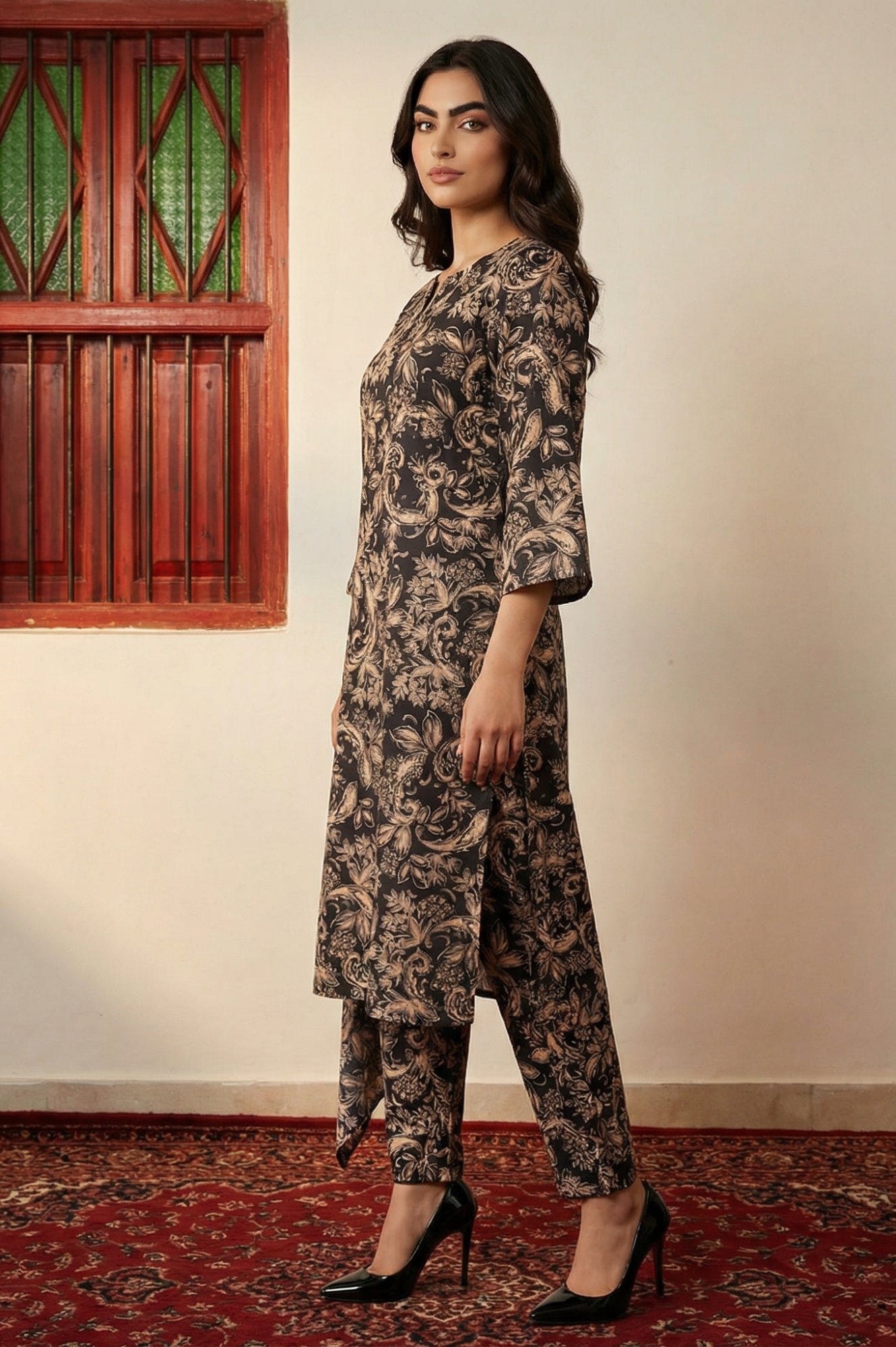 Black Floral Printed Straight Kurta with Pants Co-ord Set