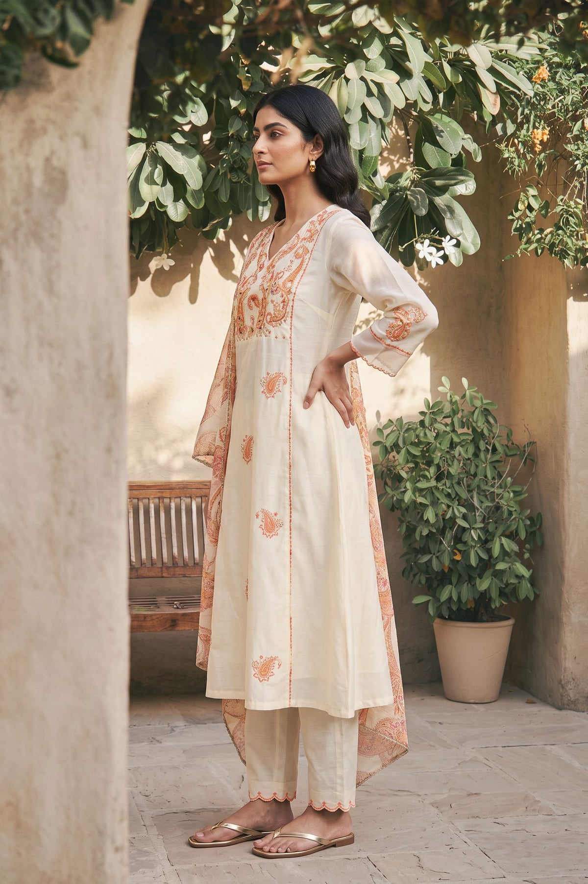 Off White Thread Embroidered Straight Kurta with Pants and Dupatta Set