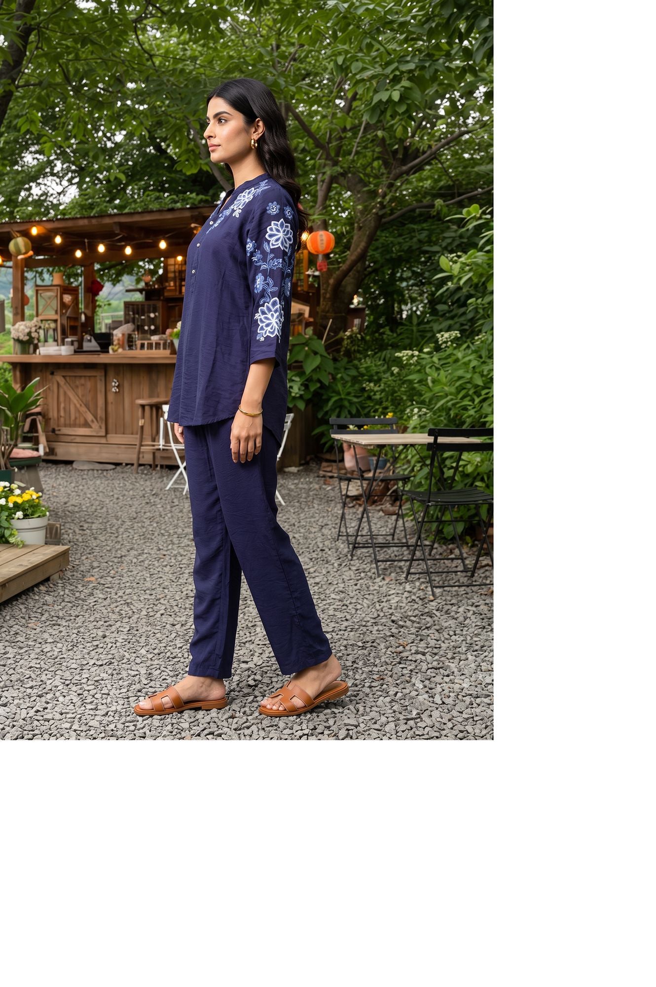 Navy Blue Thread Embroidered Straight Kurta with Pants Co-ord Set