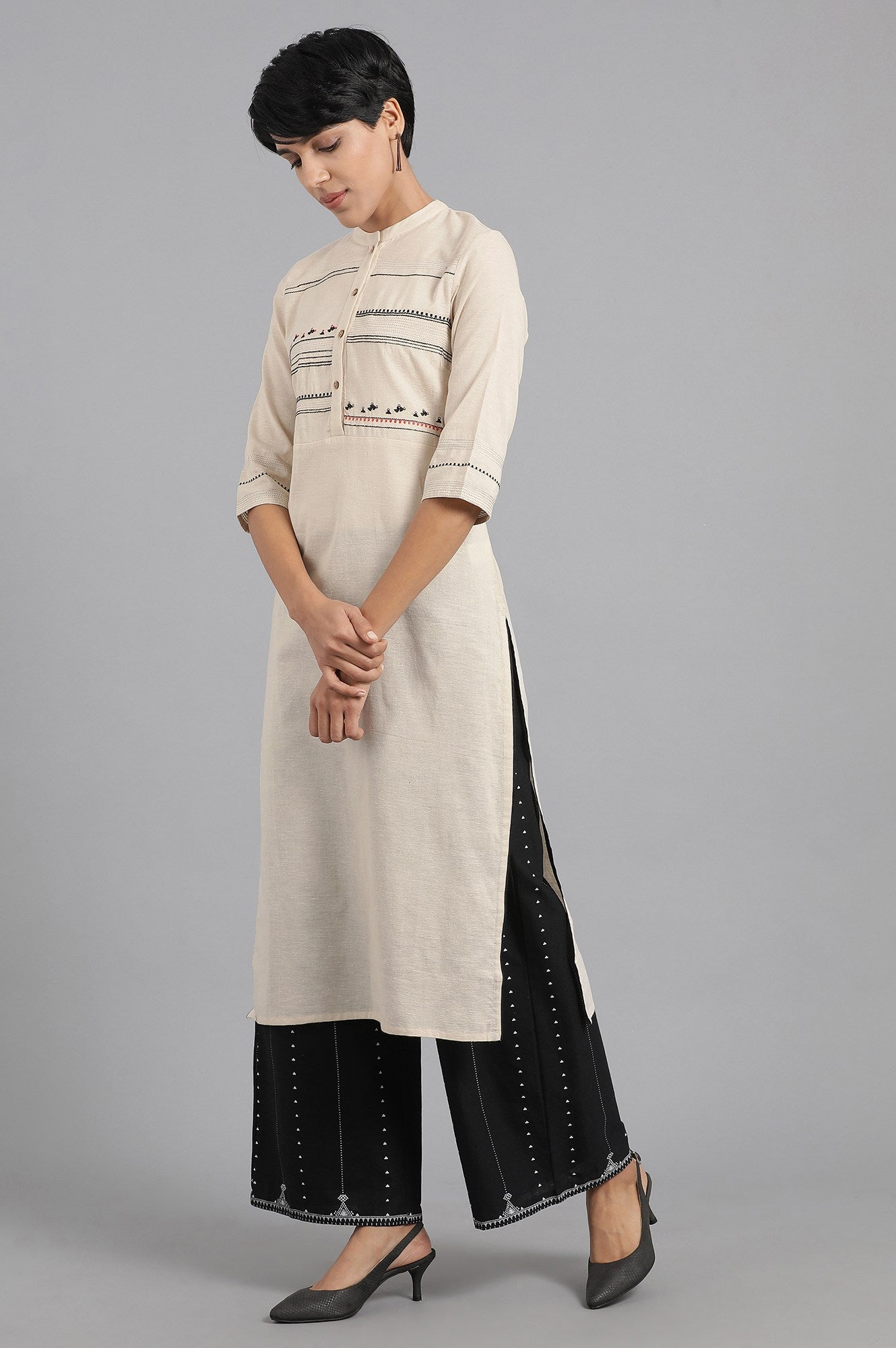 Off-White Mandarin Neck Solid Khadi kurta