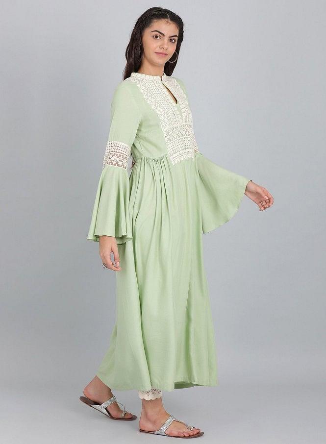 Green Mandarin Neck Embroidered kurta - wforwoman