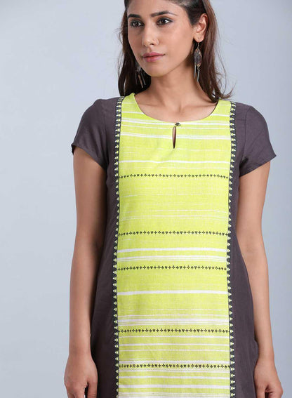 Black &amp; Green Printed Stylized Round Neck kurta - wforwoman