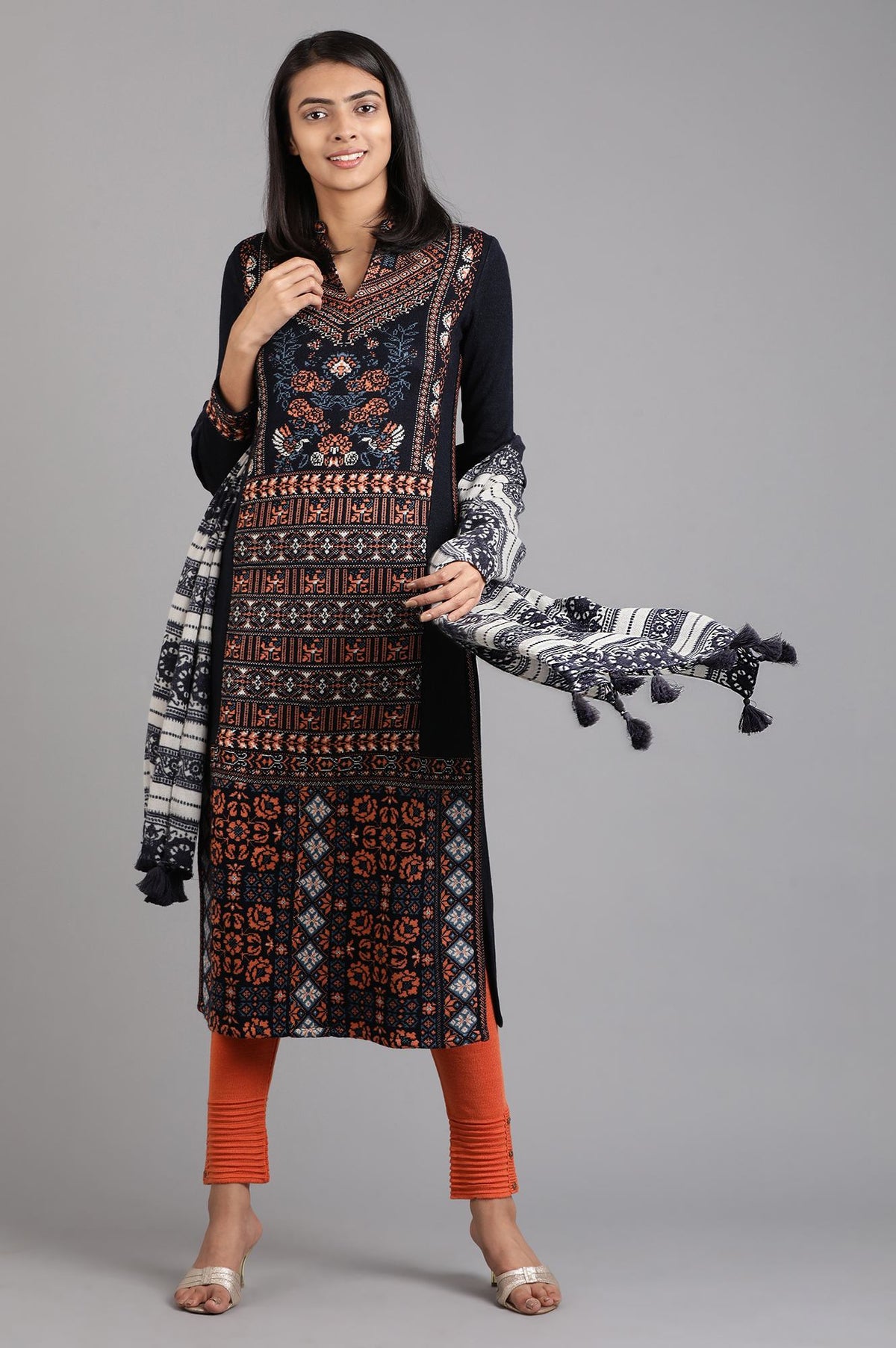 Blue Mandarin Neck Yarn-dyed Winter kurta - 10