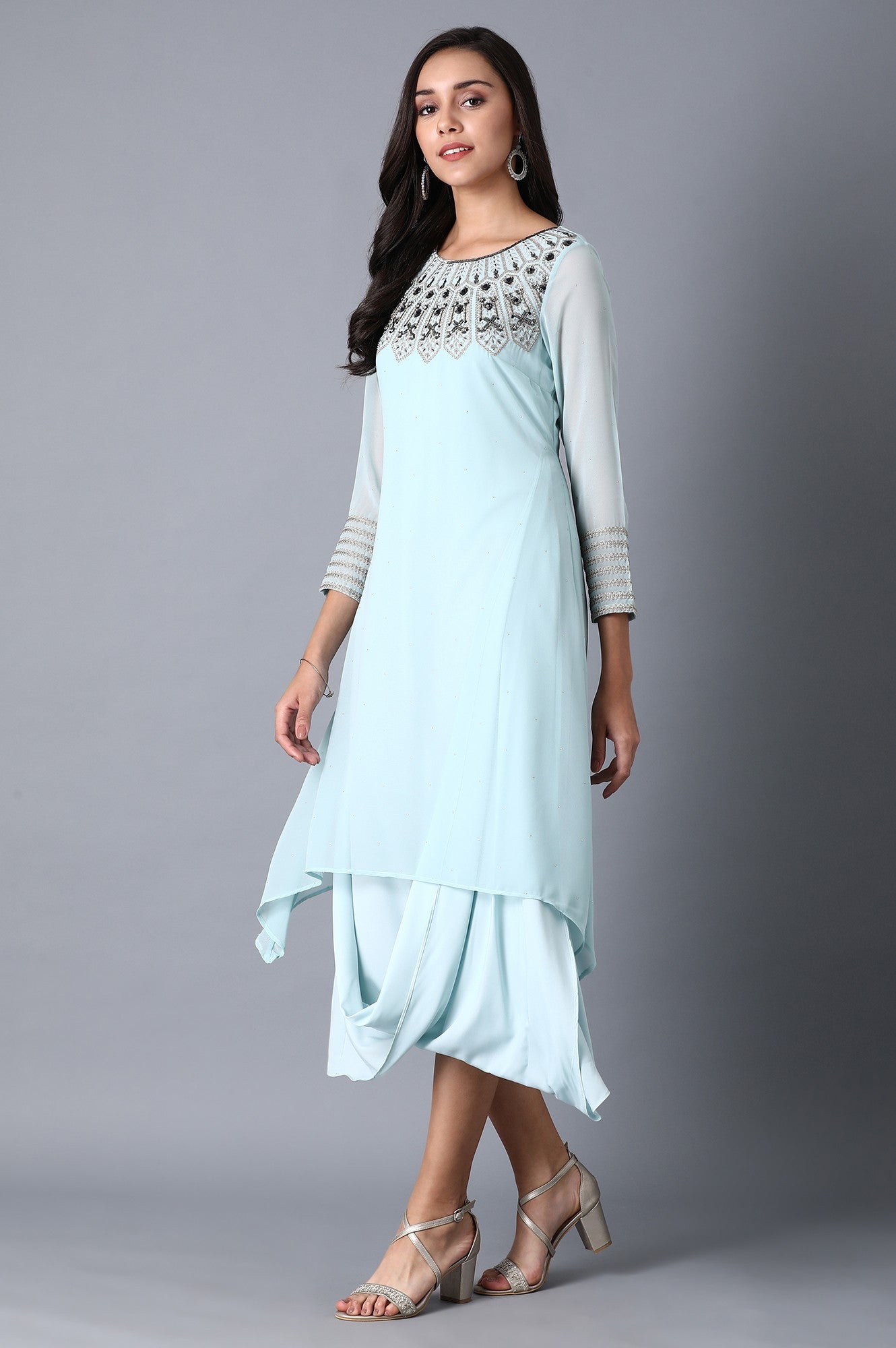 Blue Round Neck Embellished kurta