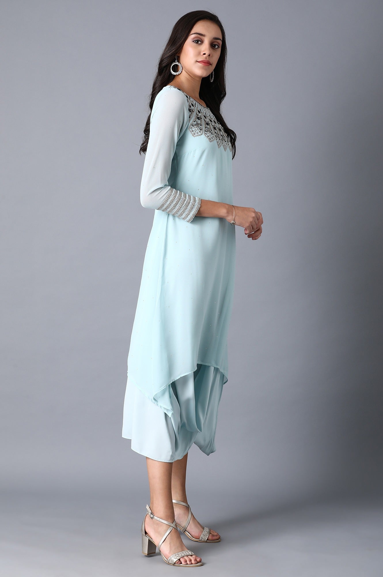 Blue Round Neck Embellished kurta