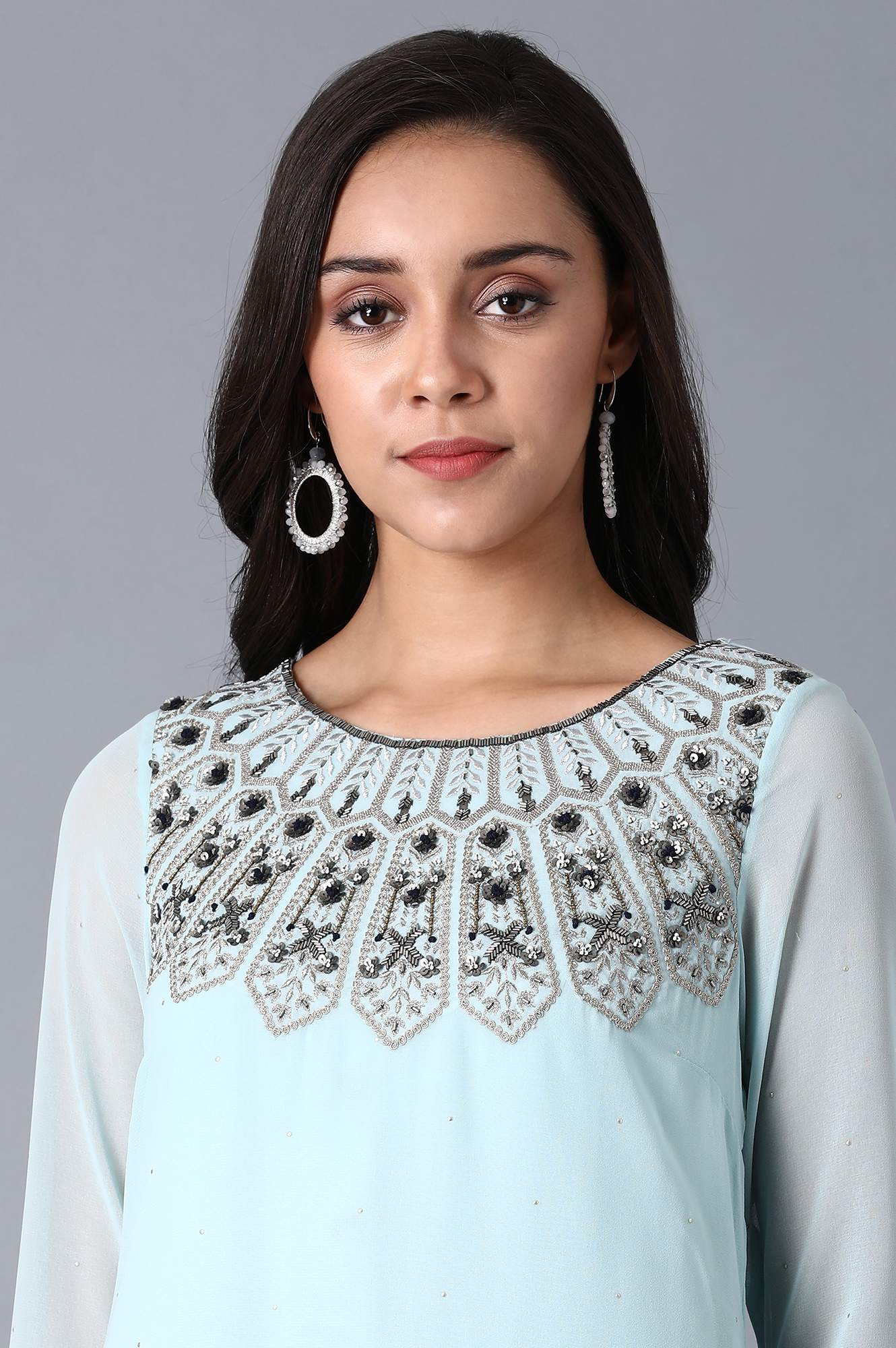 Blue Round Neck Embellished kurta