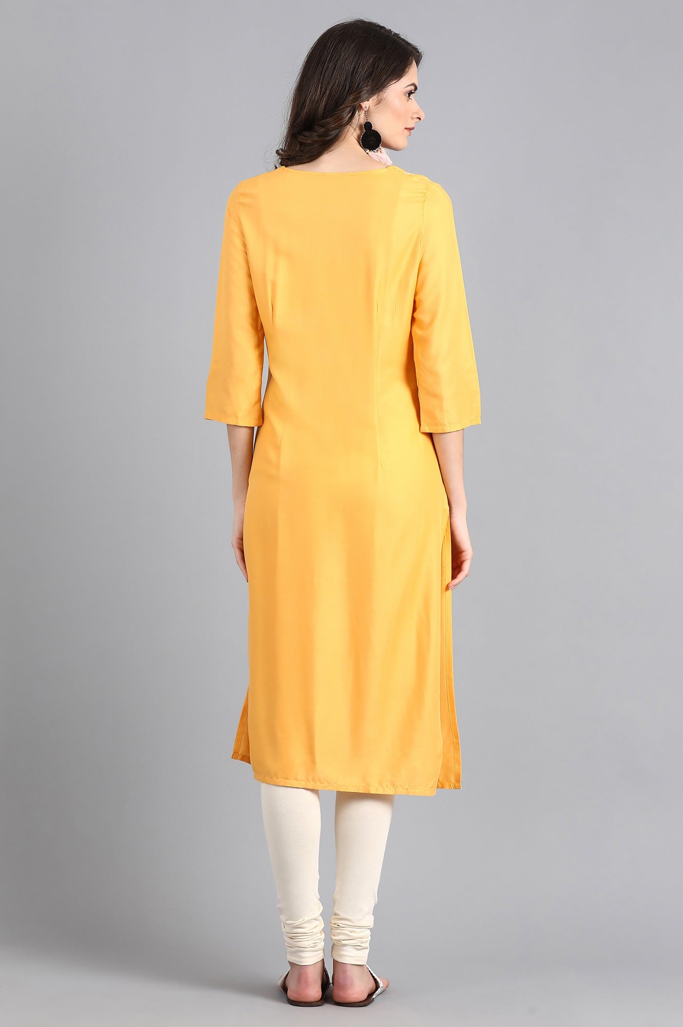 Yellow Round Neck Embroidered kurta