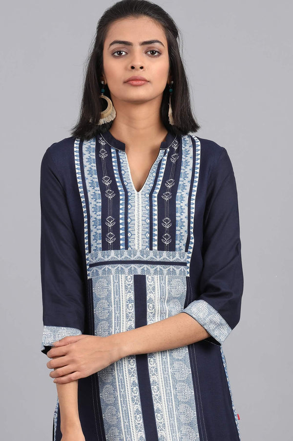 Blue Fusion Booti Geometric Print kurta in Mandarin Neck with Embroidery