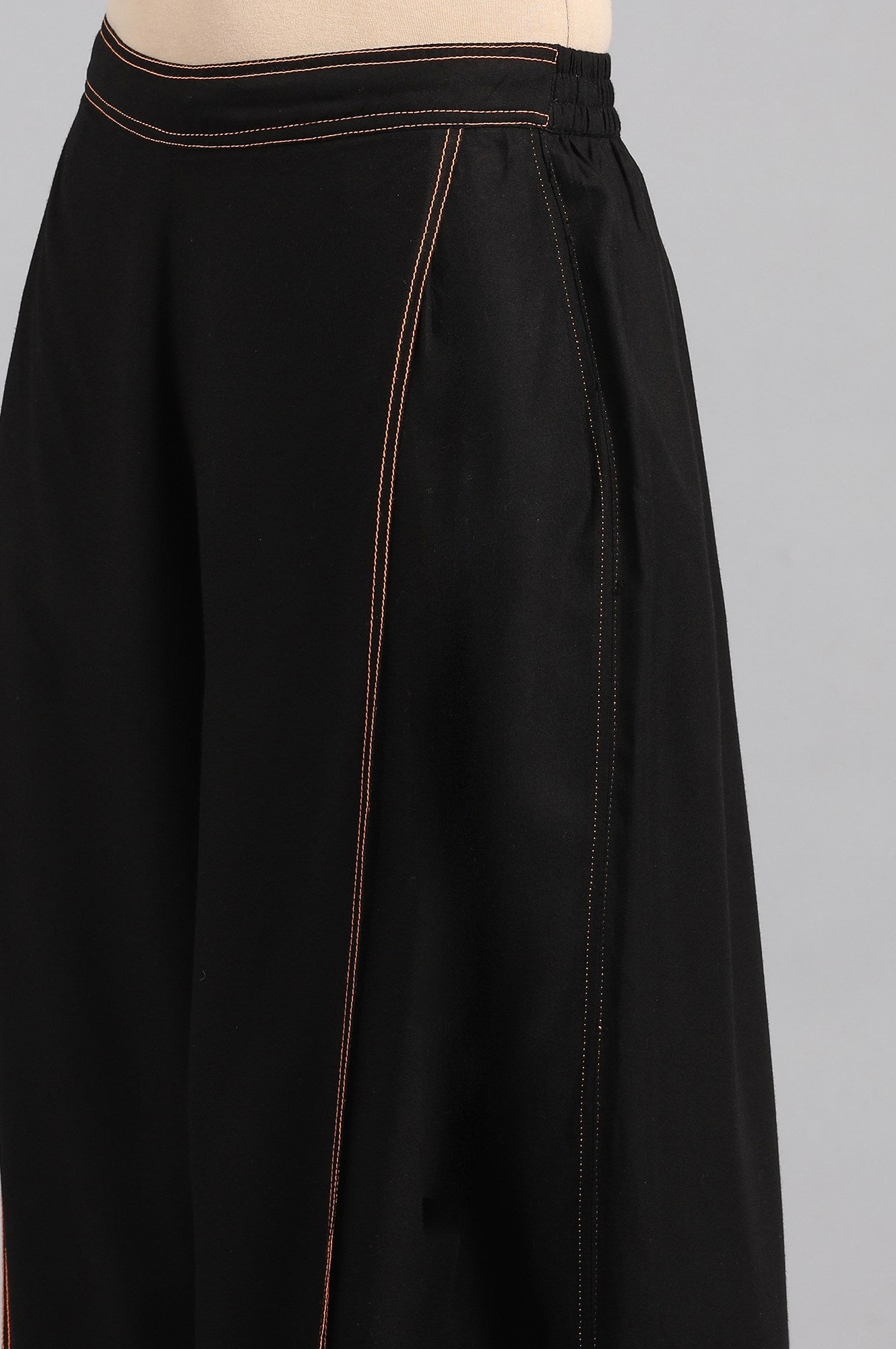 Black Solid Pleated Pants
