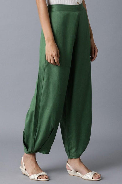ELM Green Solid Pleated Carrot Pants - wforwoman