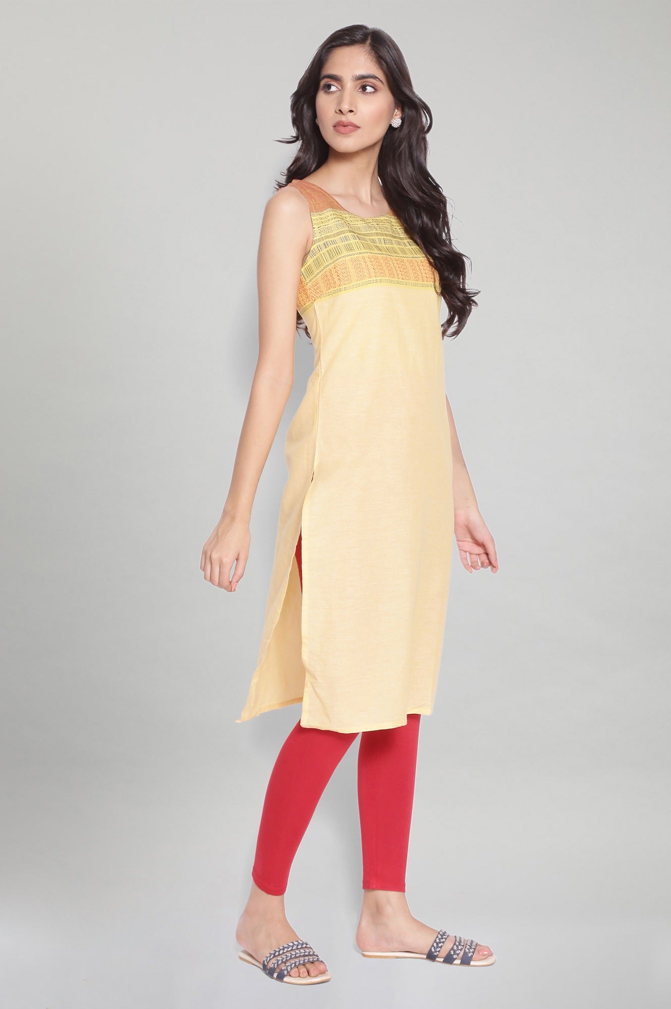 Red Solid Skinny Fit Tights With Elasticated Waistband