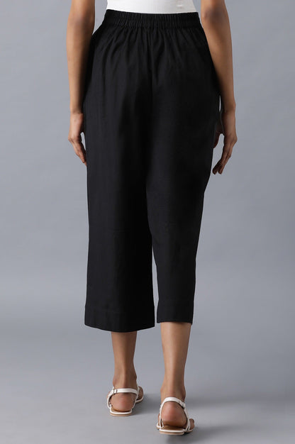 Black Solid Straight Fit Cotton Culottes With Side Pockets