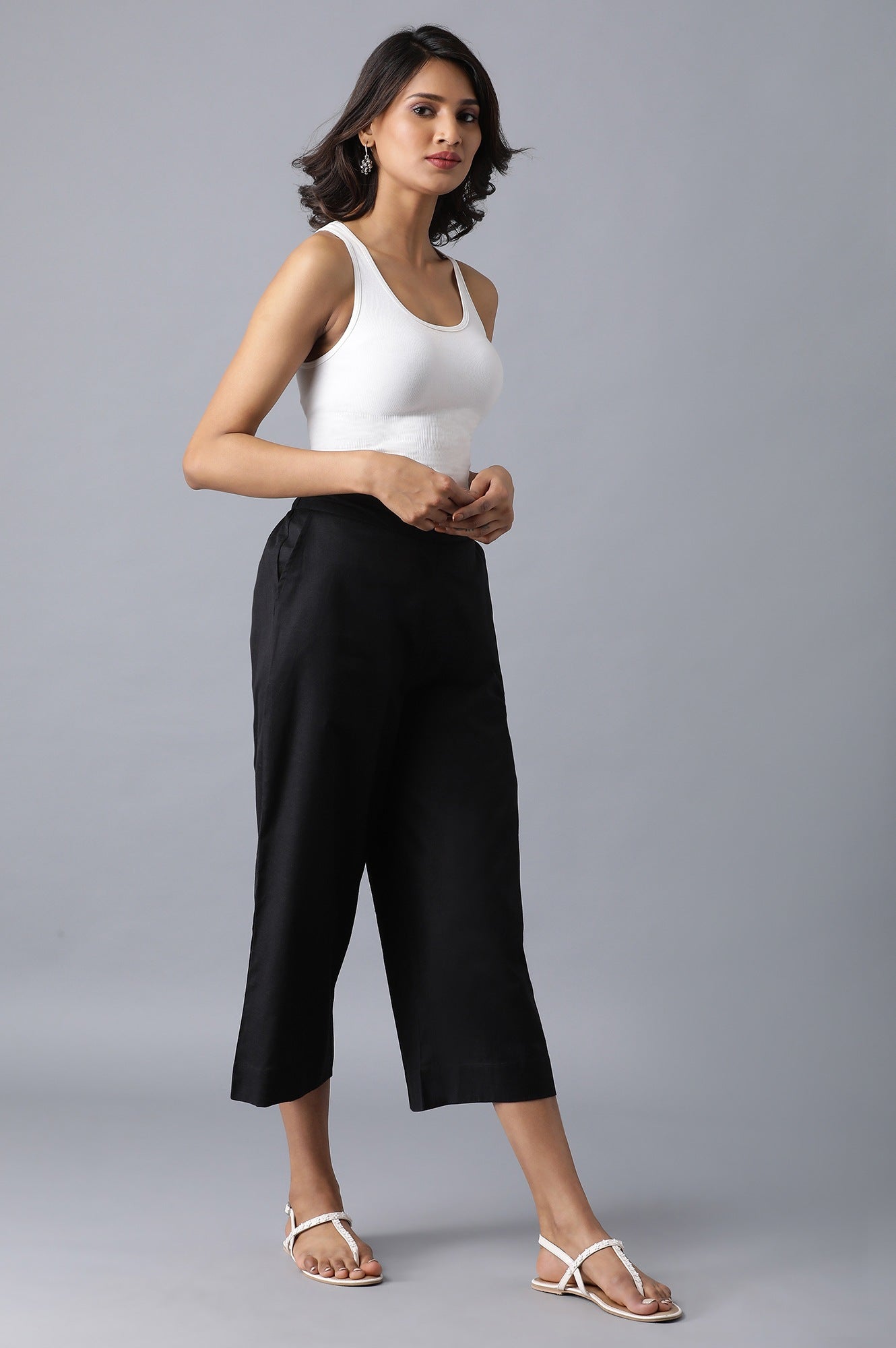 Black Solid Straight Fit Cotton Culottes With Side Pockets