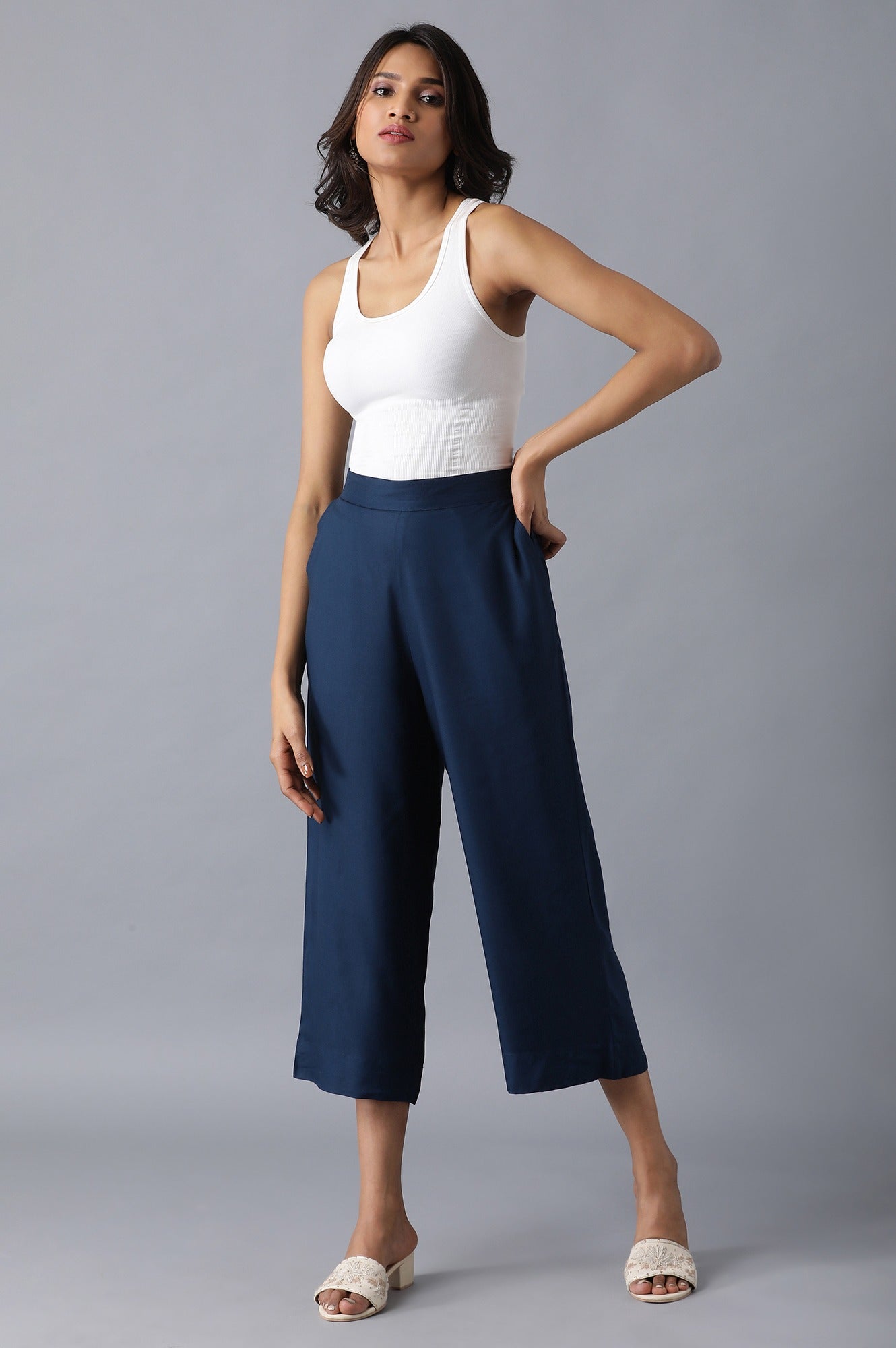 Navy Blue Solid Straight-fit Culottes with Pleated Pockets
