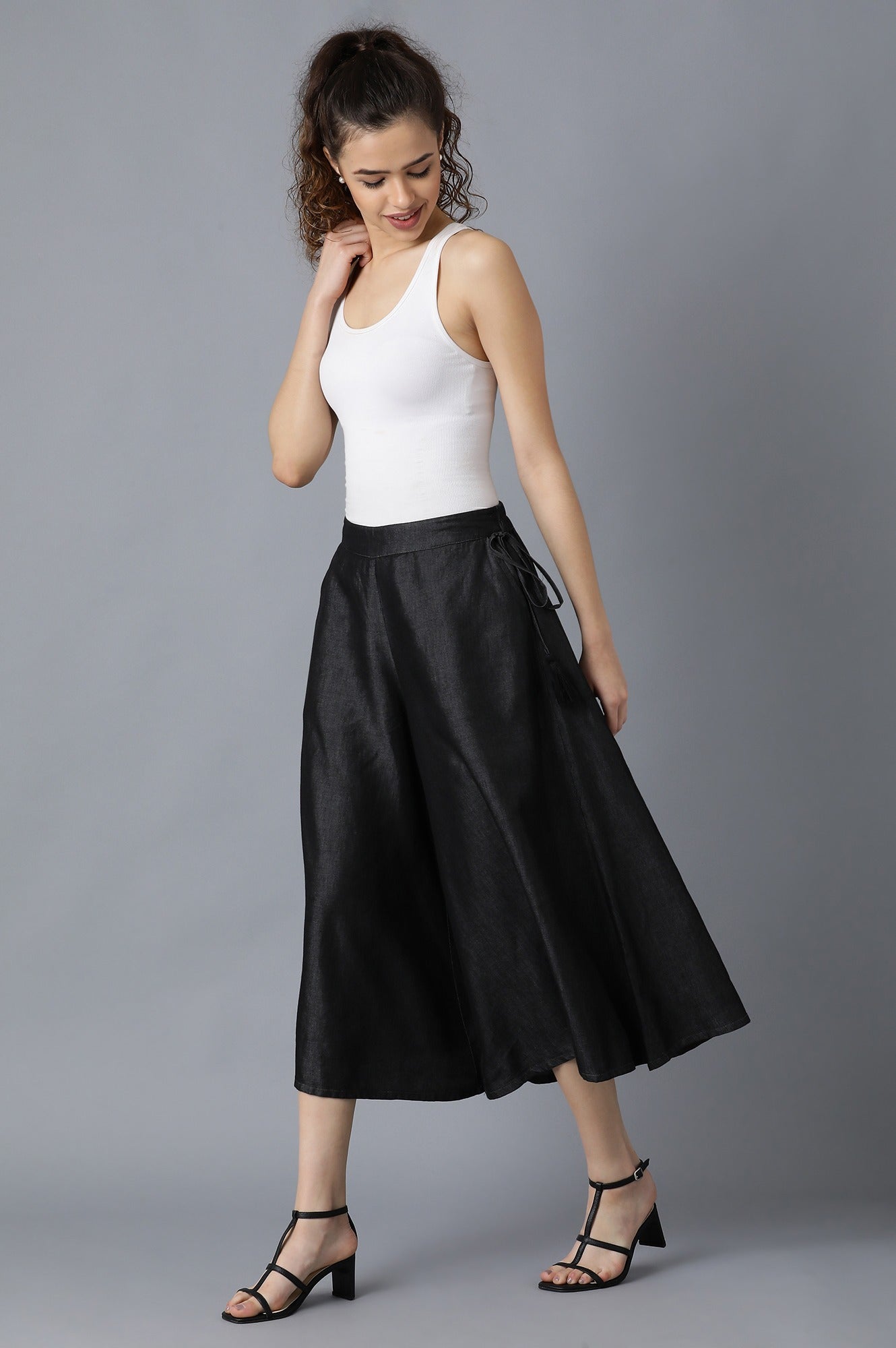 Black Solid Flared Cotton Culottes With Elasticated Waist