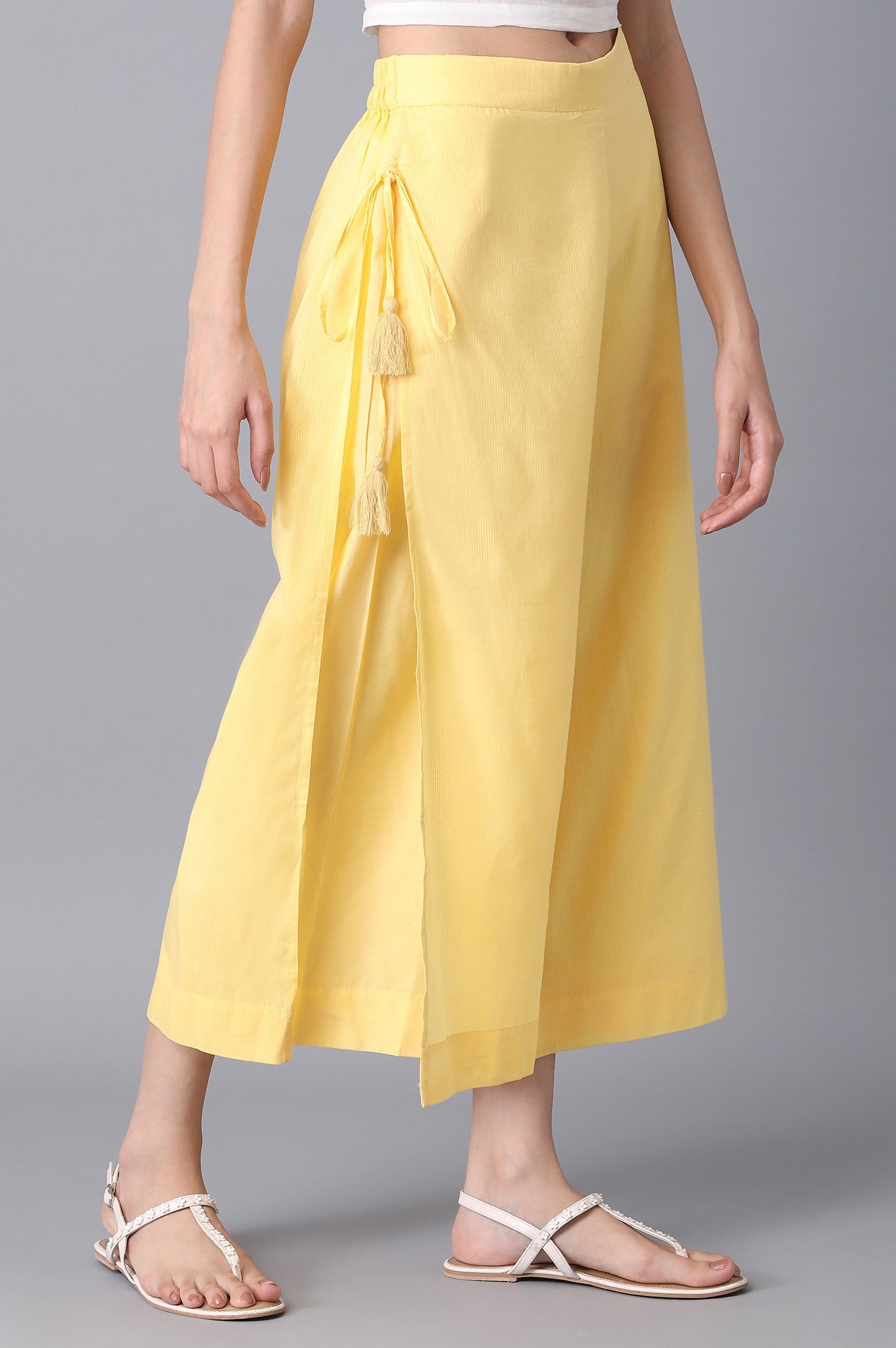 Yellow Solid Wide Leg Cotton Culottes With Drawstring Detail