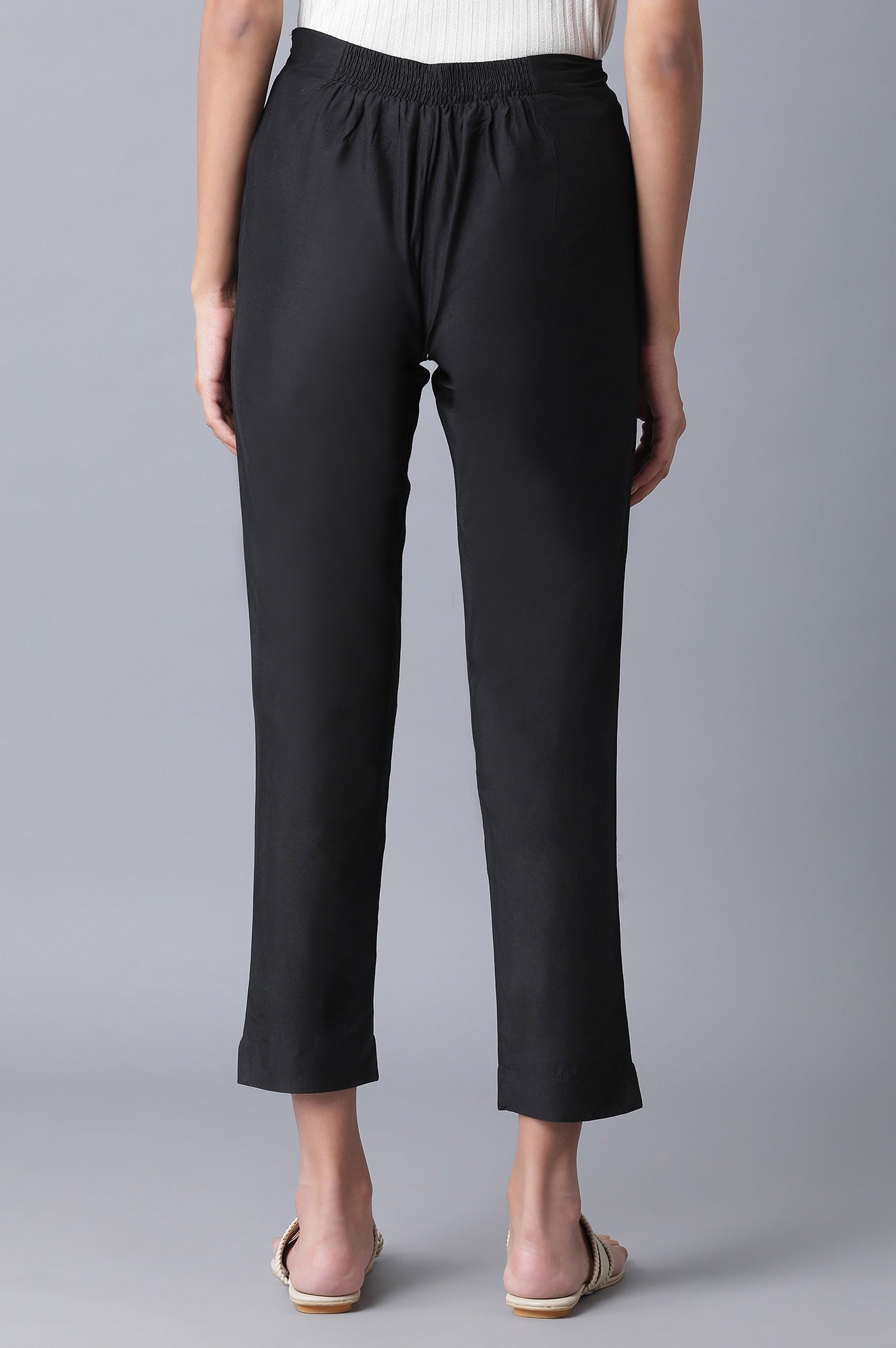 Black Solid Slim Fit Trousers