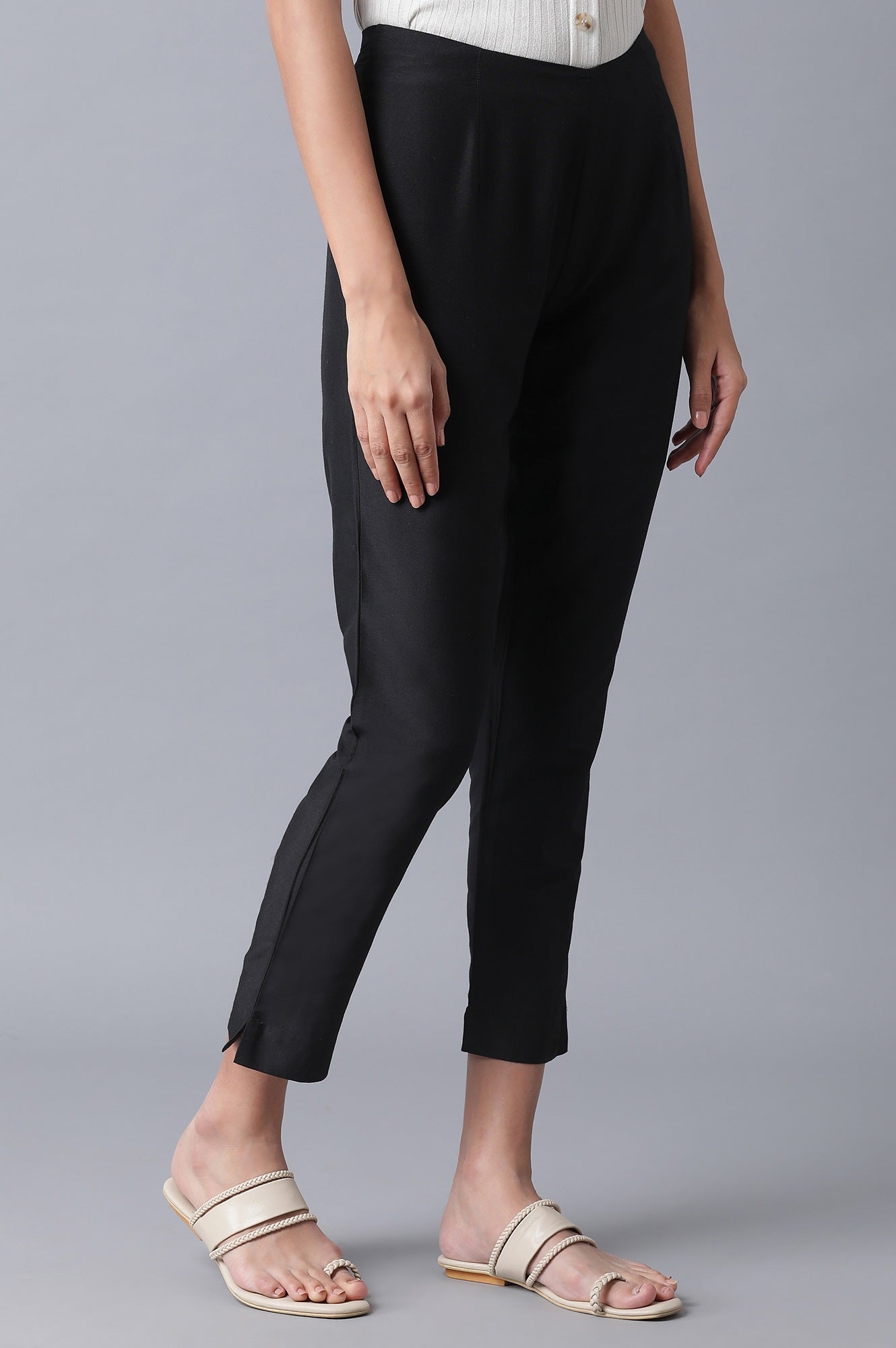 Black Solid Slim Fit Trousers