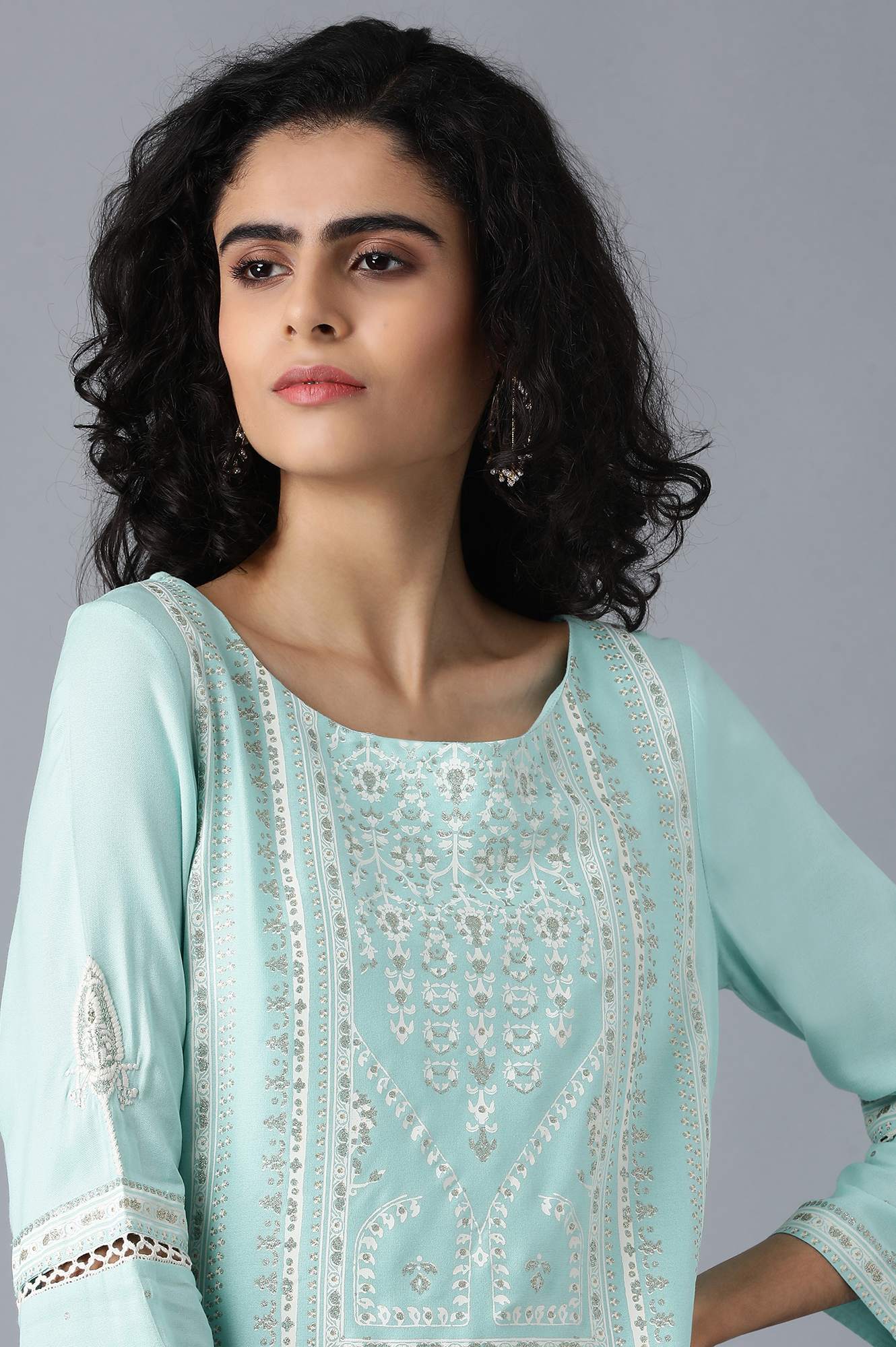 Blue Round Neck Glitter Printed Livaeco kurta