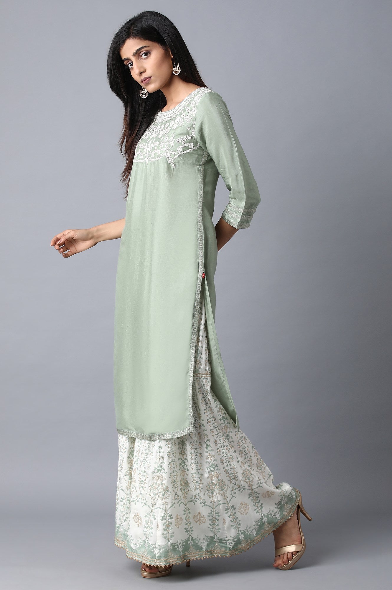Green Round Neck Embroidered kurta