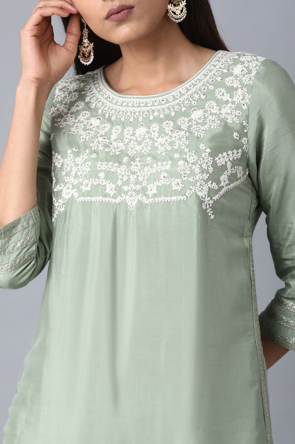 Green Round Neck Embroidered kurta