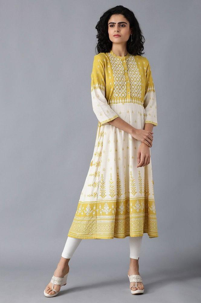 Green Mandarin neck Embroidered kurta - wforwoman