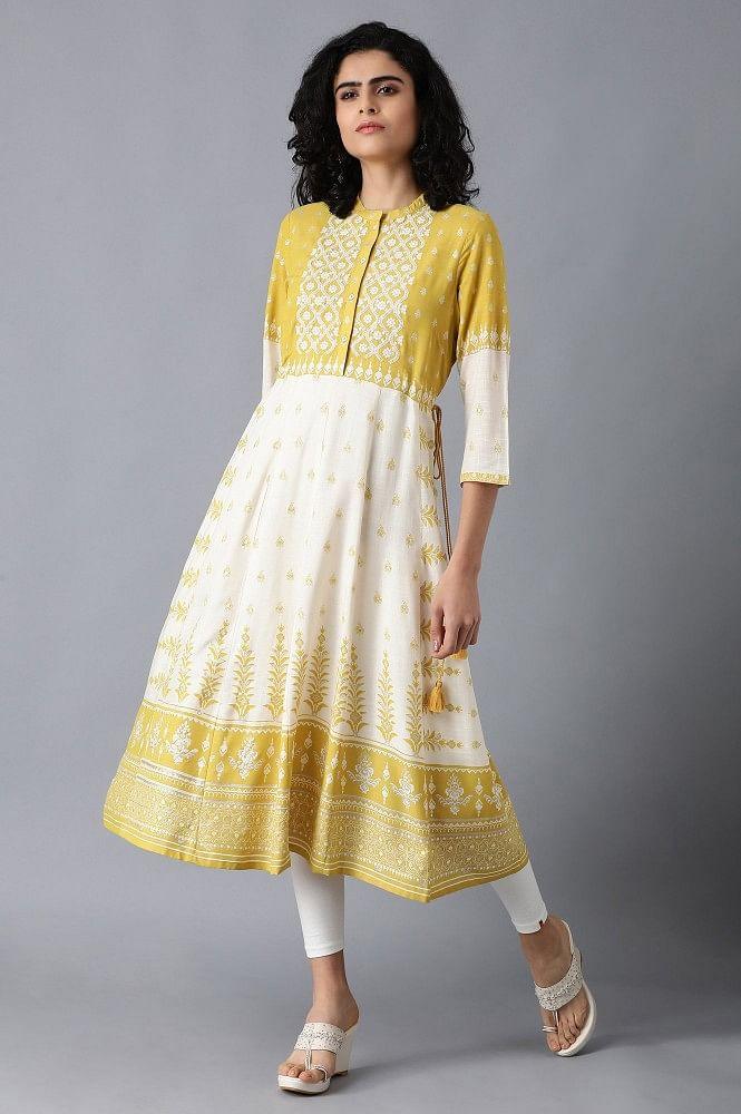 Green Mandarin neck Embroidered kurta - wforwoman