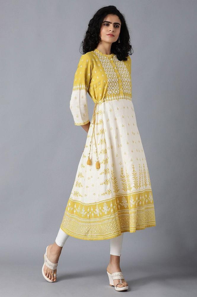 Green Mandarin neck Embroidered kurta - wforwoman
