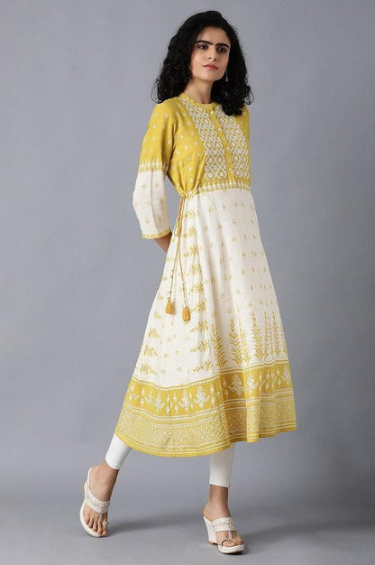 Green Mandarin neck Embroidered kurta - wforwoman