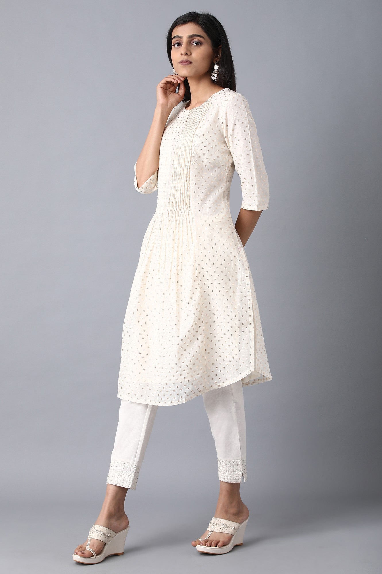 White Round Neck Embroidered kurta
