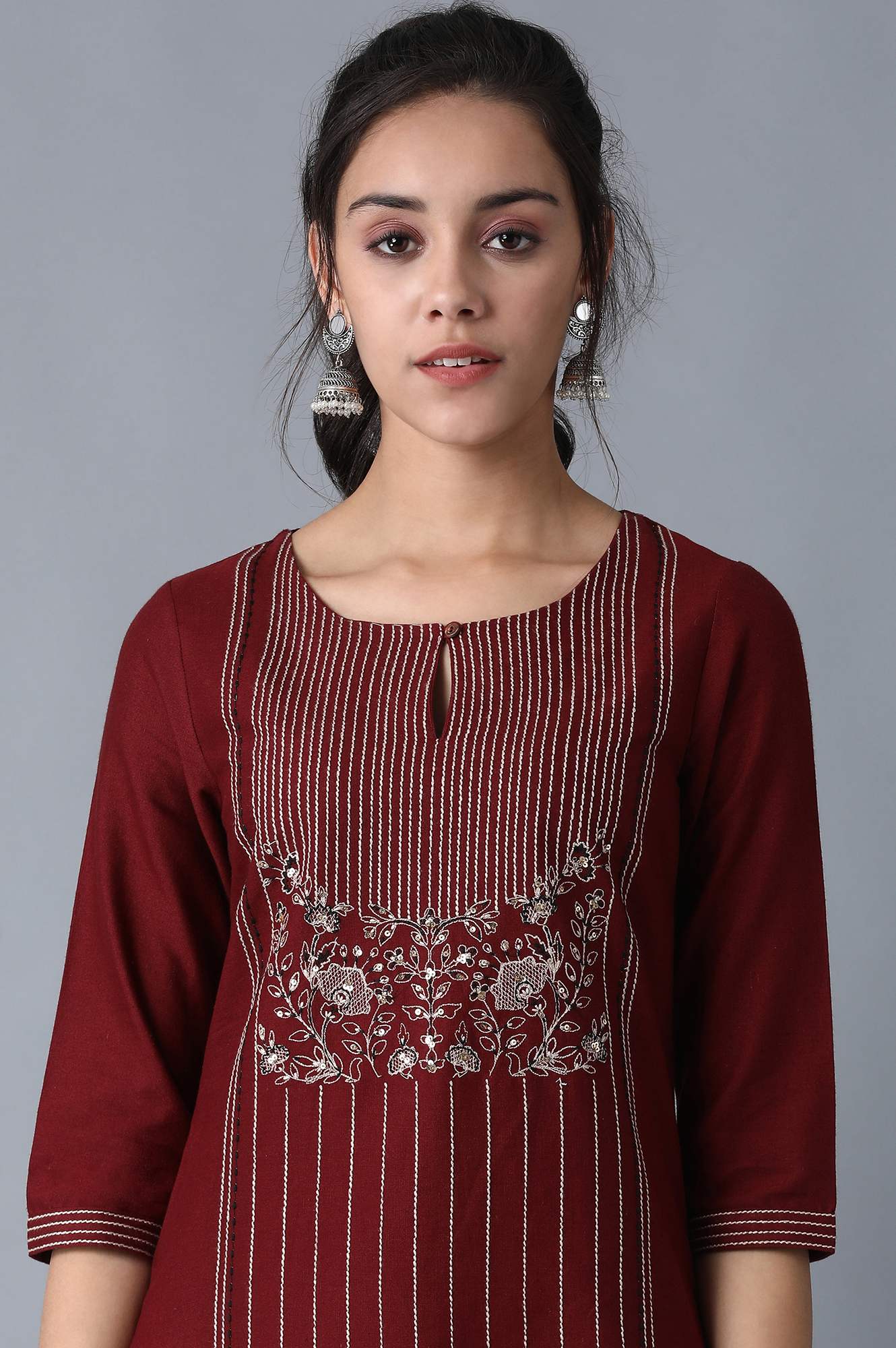 Maroon Round Neck Embroidered kurta