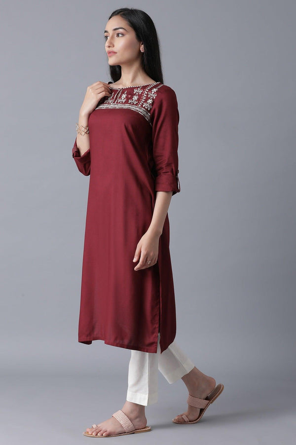 Maroon Embroidered straight kurta