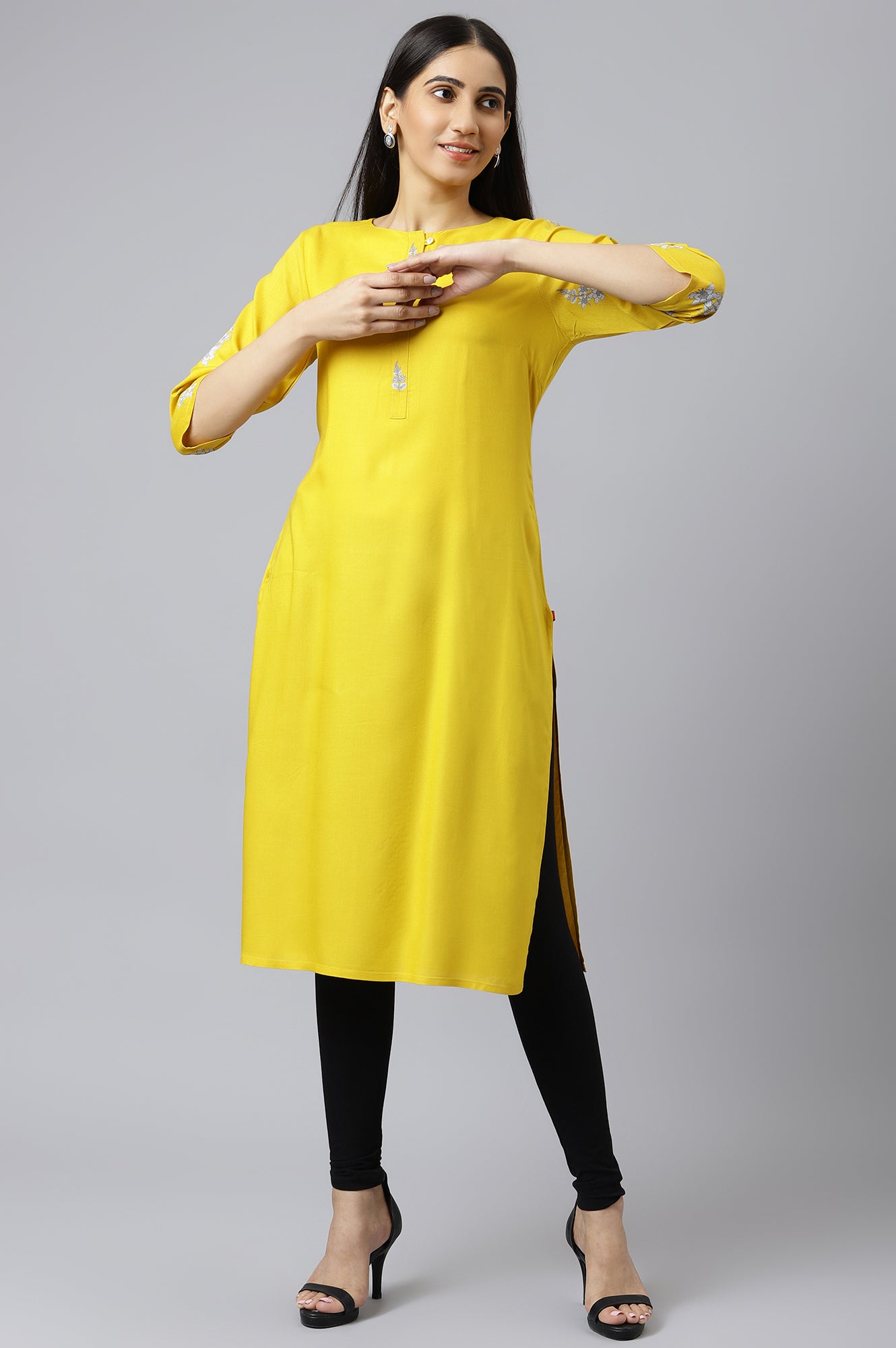Yellow kurta With Printed Yoke