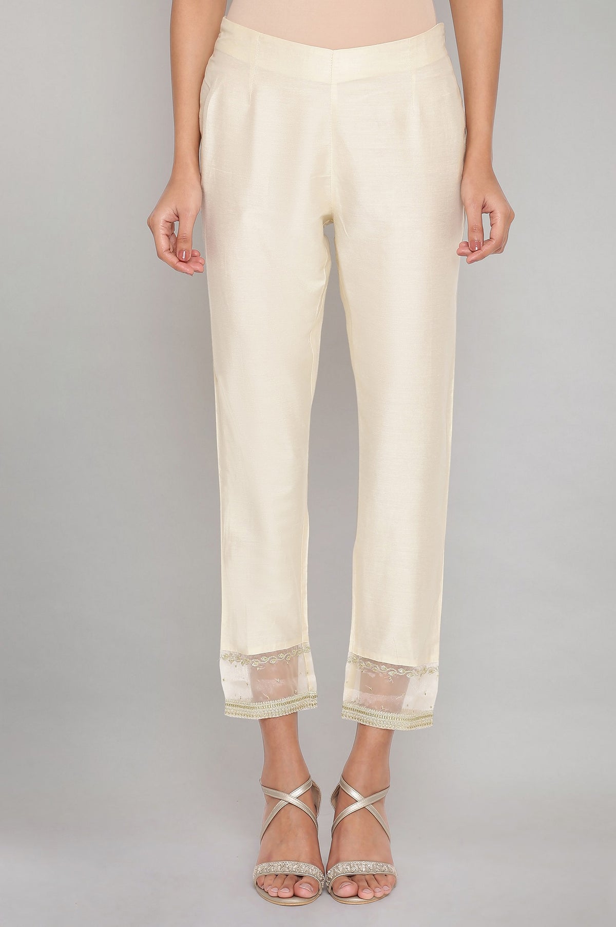 Beige Solid Slim Pants - XS