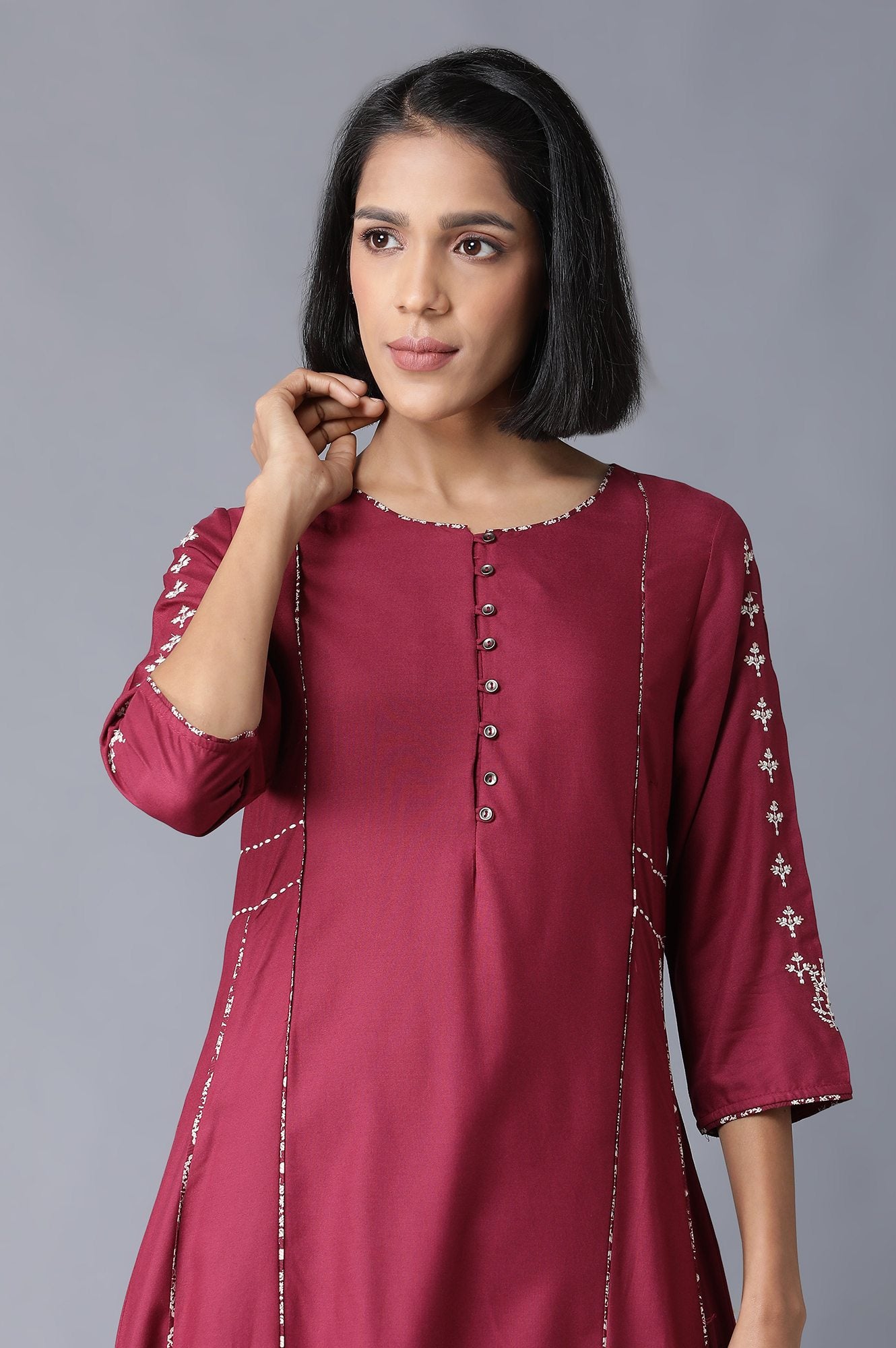 Maroon Round Neck kurta-Printed Flared Pants Set